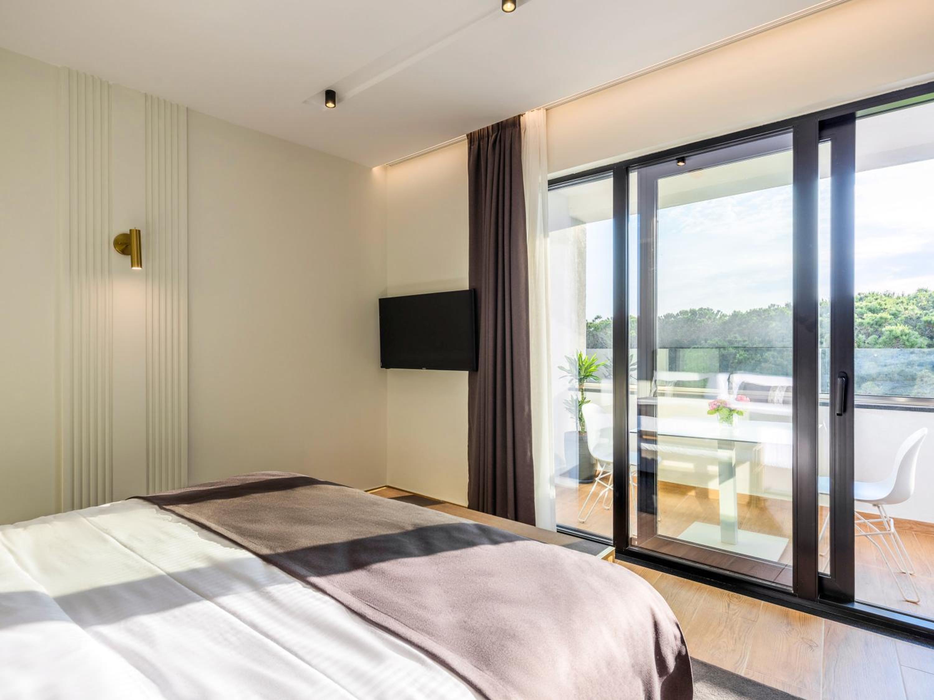 Deluxe Room with Forest View