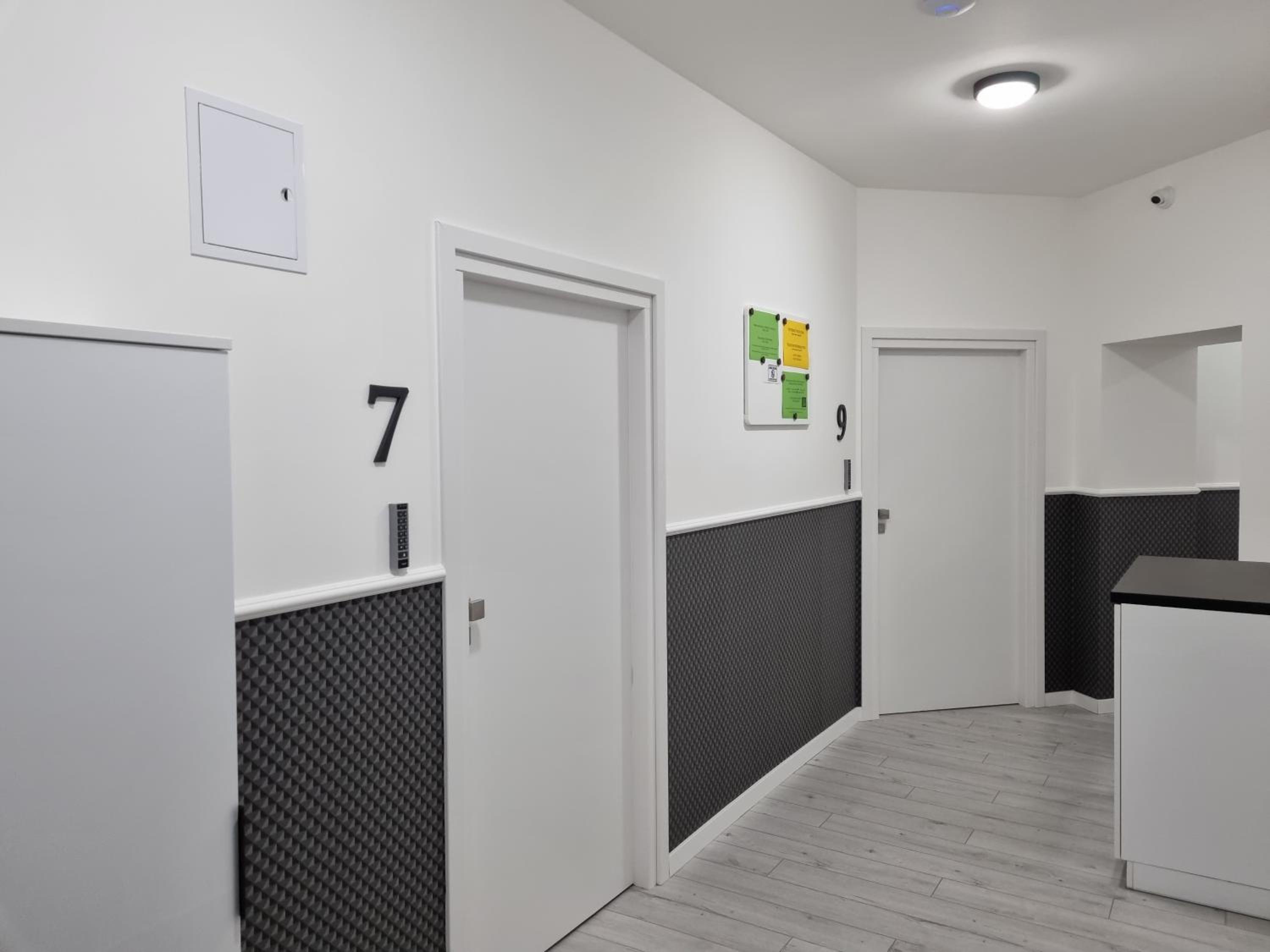 Standard Studio - Photo 3
