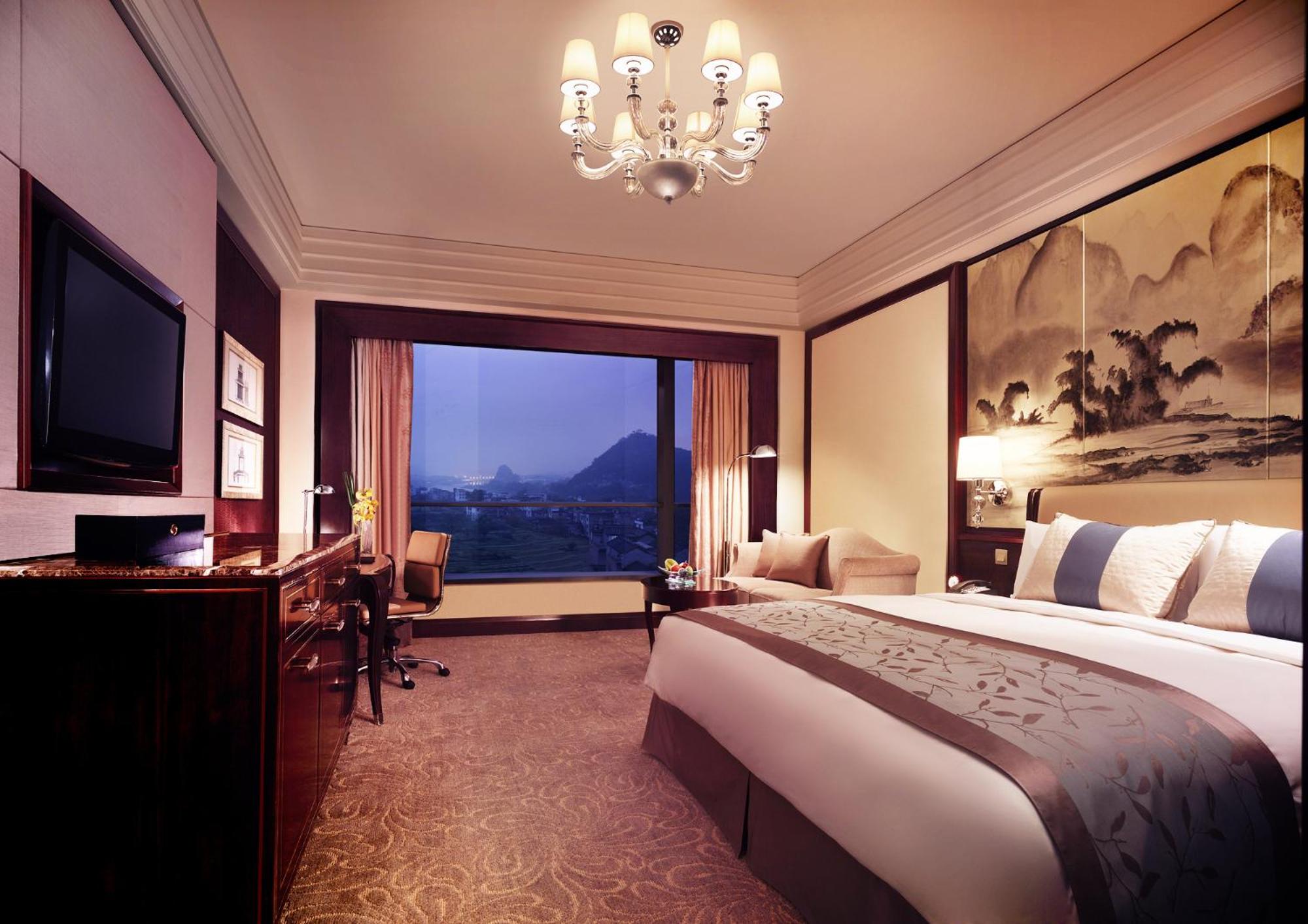 Deluxe King Room - Photo 3