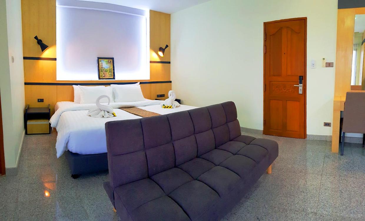Deluxe King Room photo 3