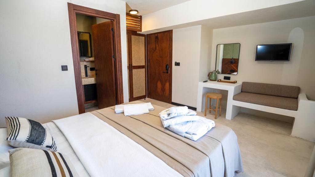 Deluxe Double Room With Balcony And Sea View photo 1