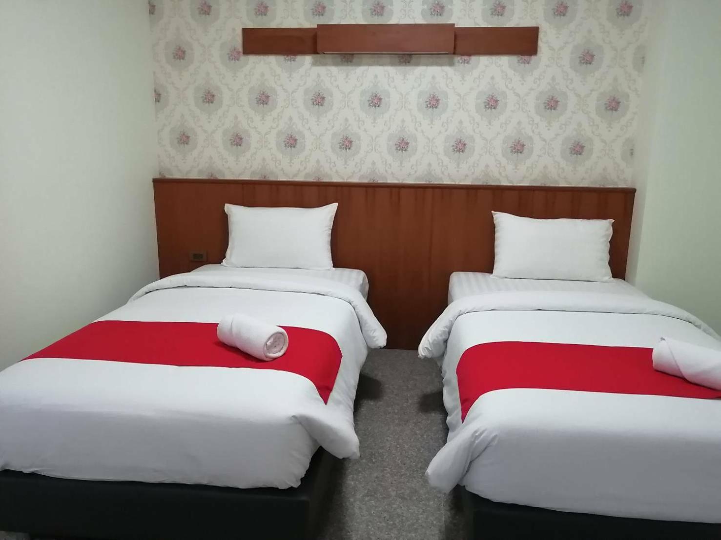 Standard Twin Room photo 2