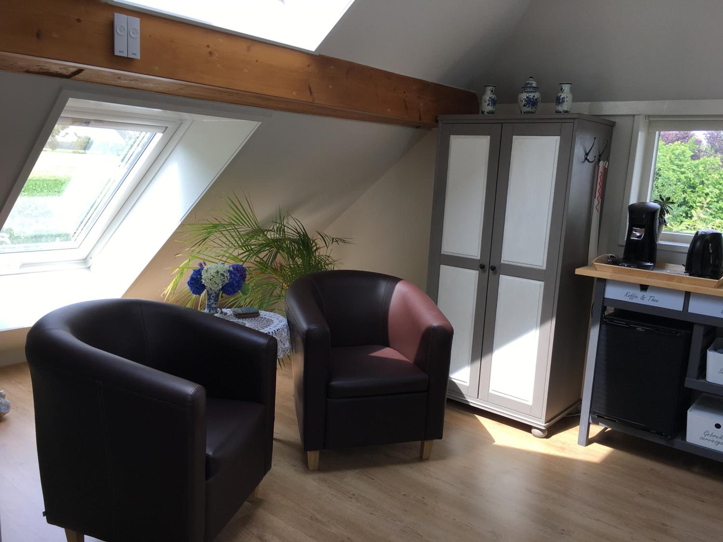 Deluxe King Room - Photo 3