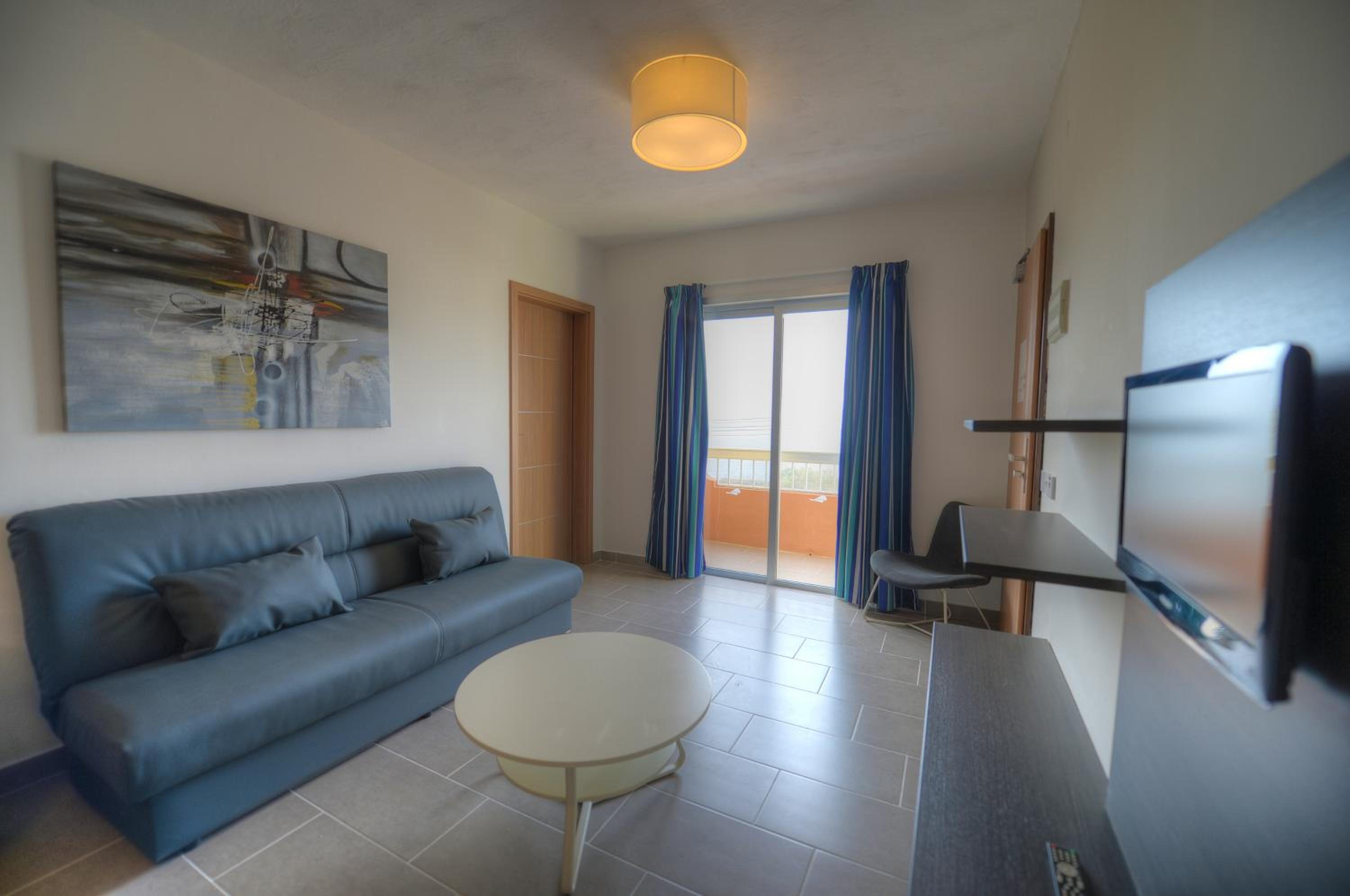 Superior Family Apartment - Photo 9