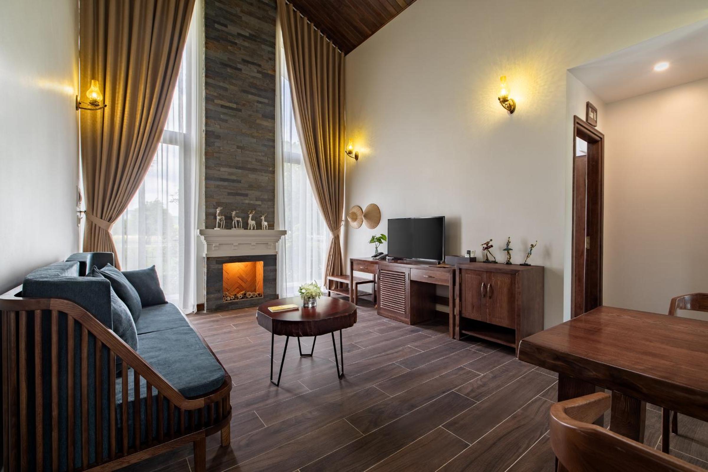 Three-Bedroom Villa - Photo 15