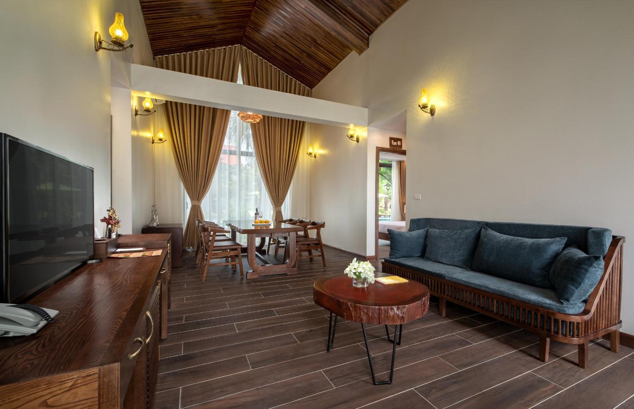 Three-Bedroom Villa - Photo 1