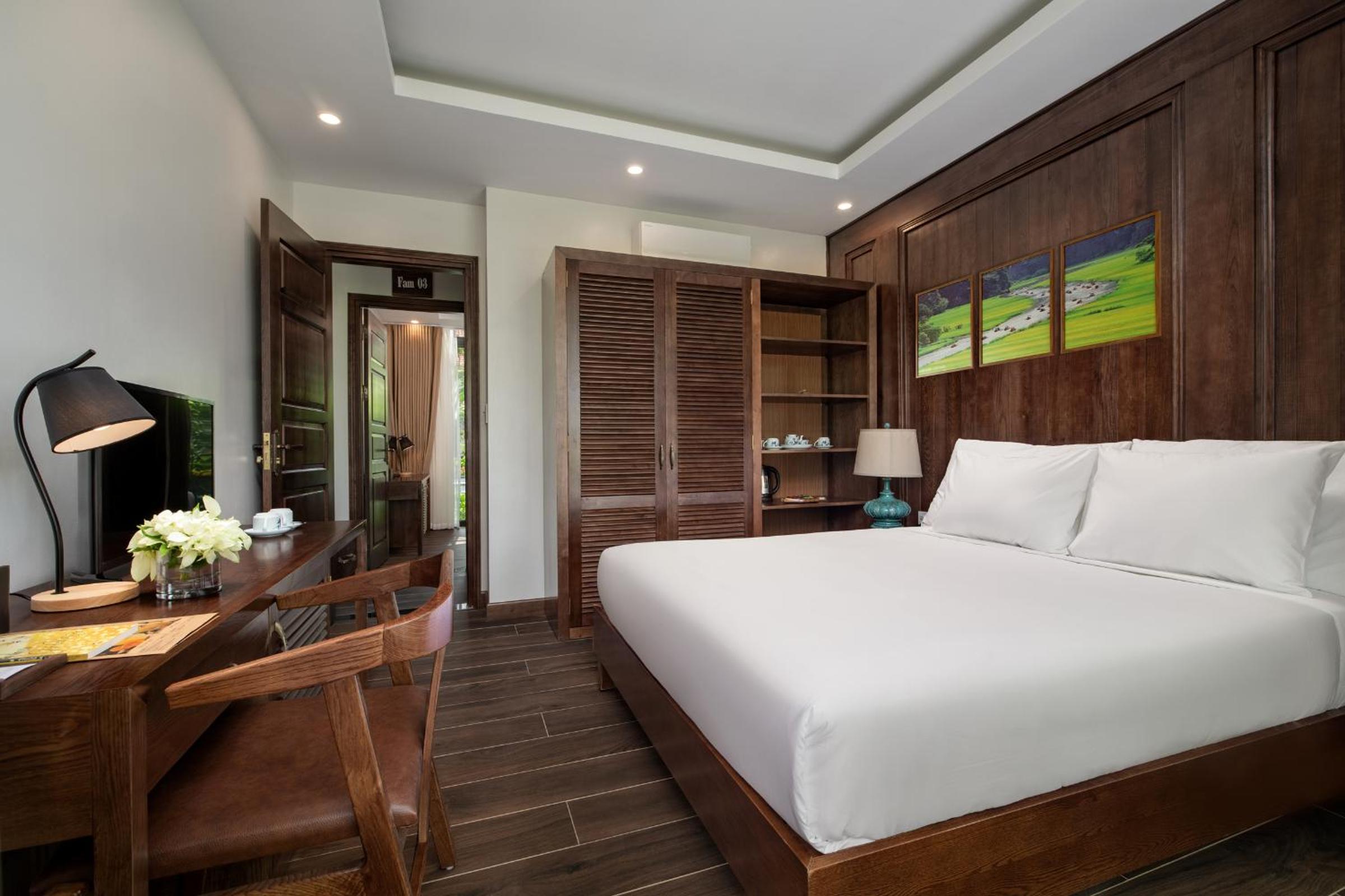 Three-Bedroom Villa - Photo 16