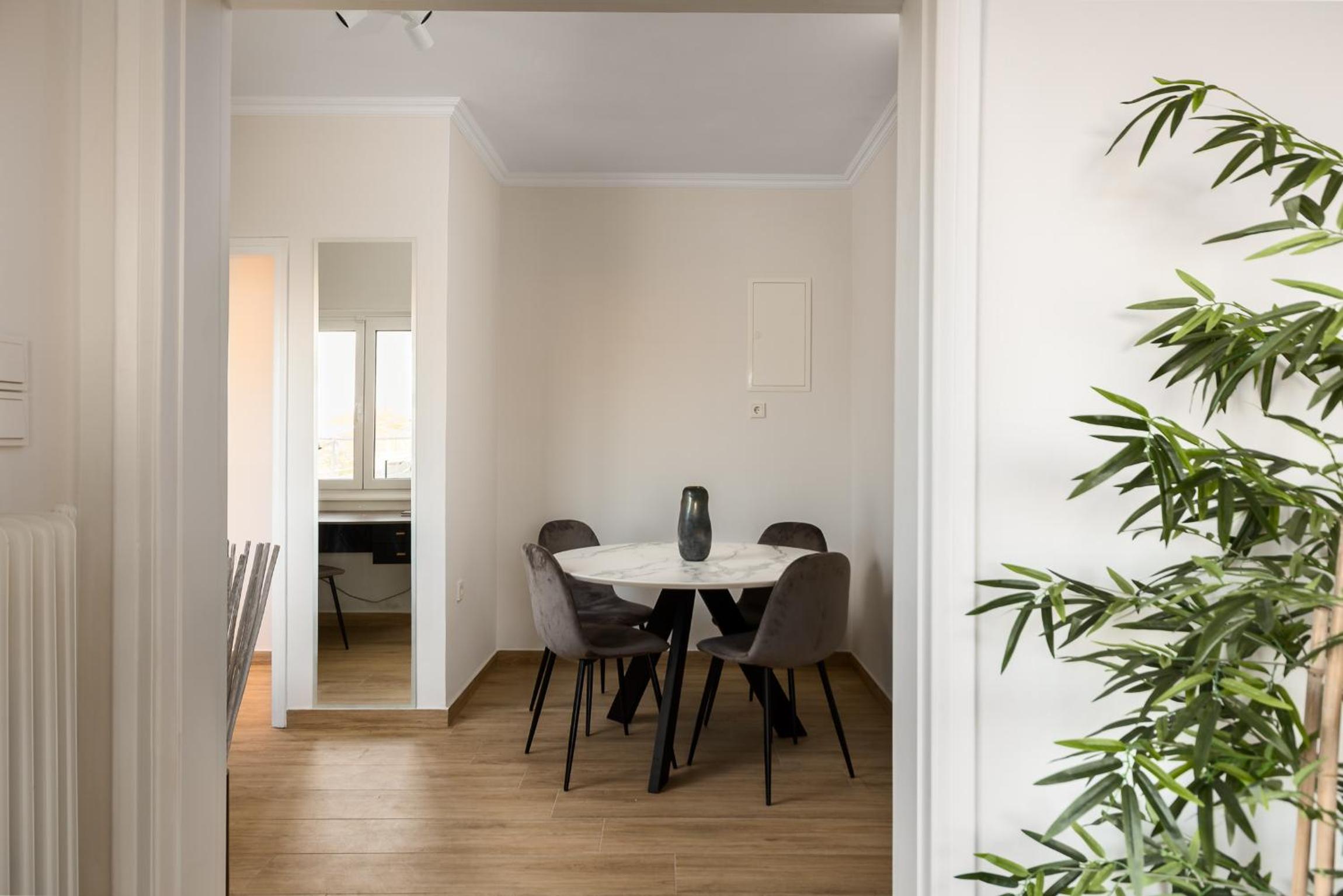 Penthouse Apartment - Photo 11
