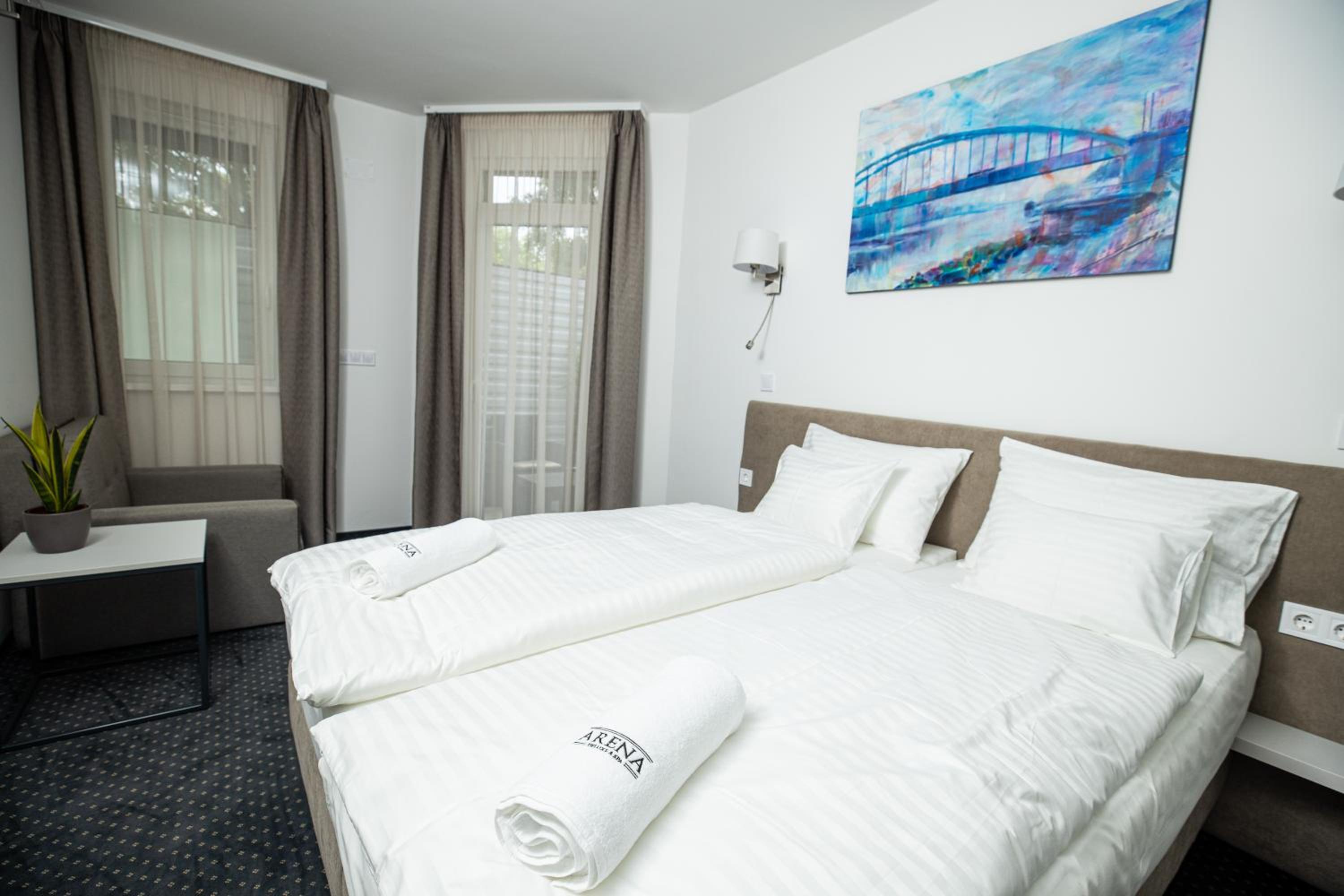 Double Room with Patio - Photo 1