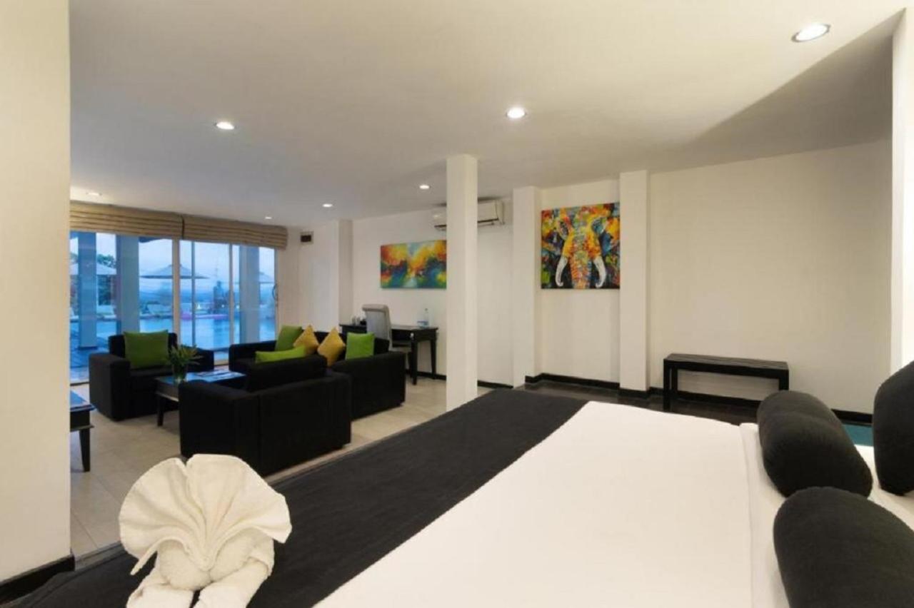 Deluxe Family Room photo 2