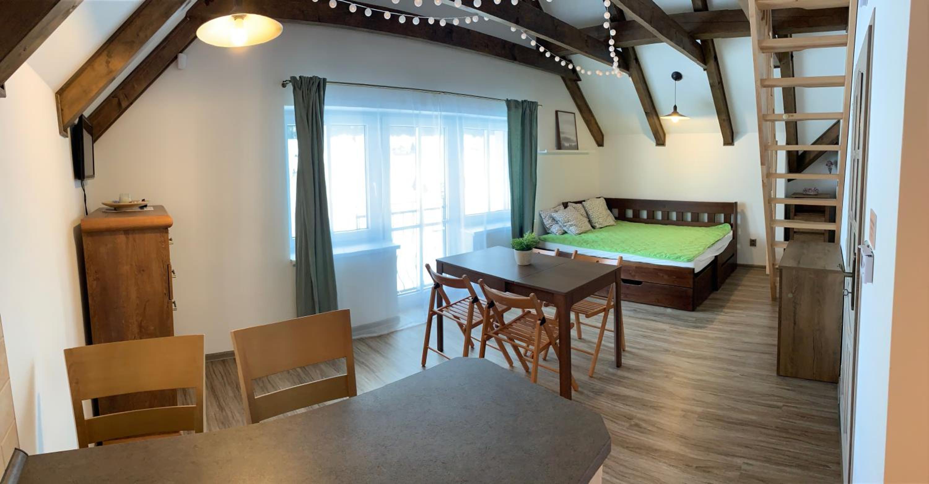 One-Bedroom Apartment photo 1