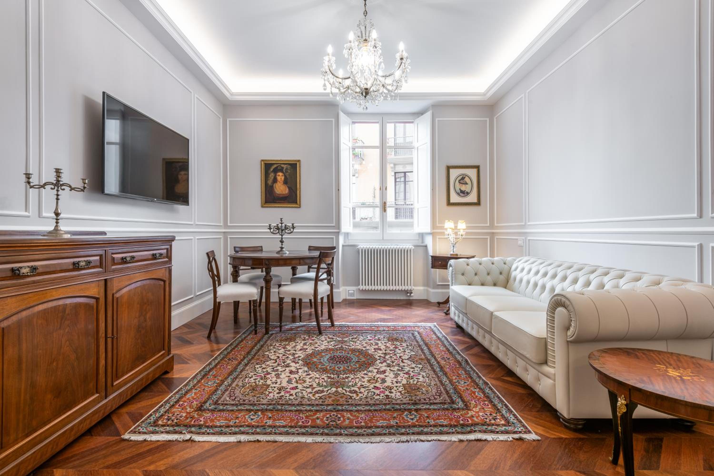 Deluxe Apartment