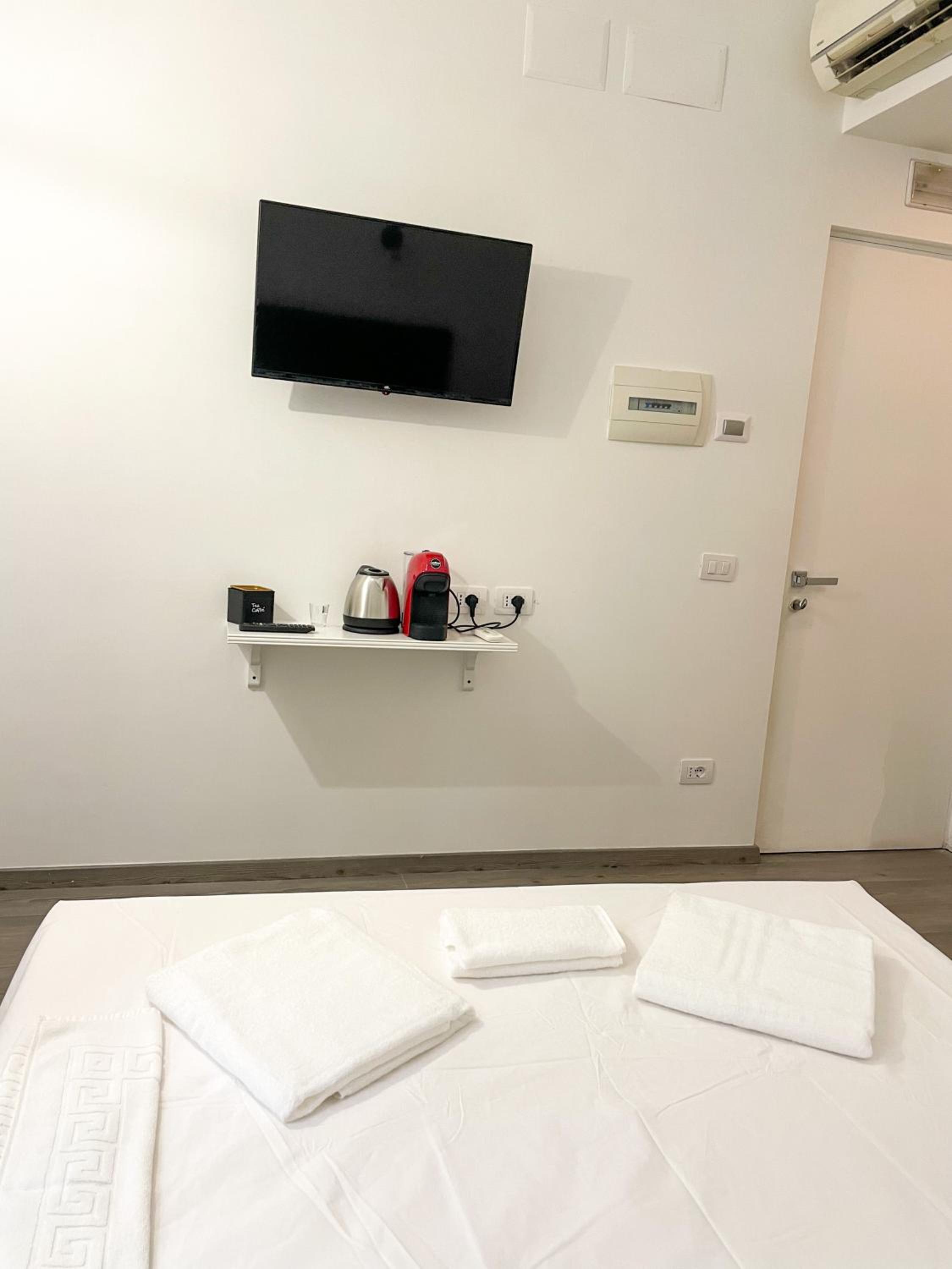 Small Double Room photo 3