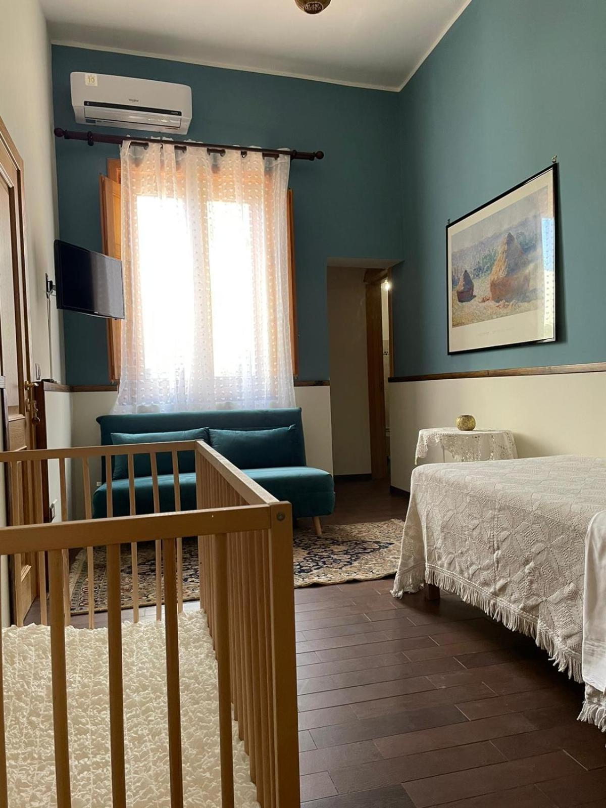 Family Room With Private Bathroom photo 2