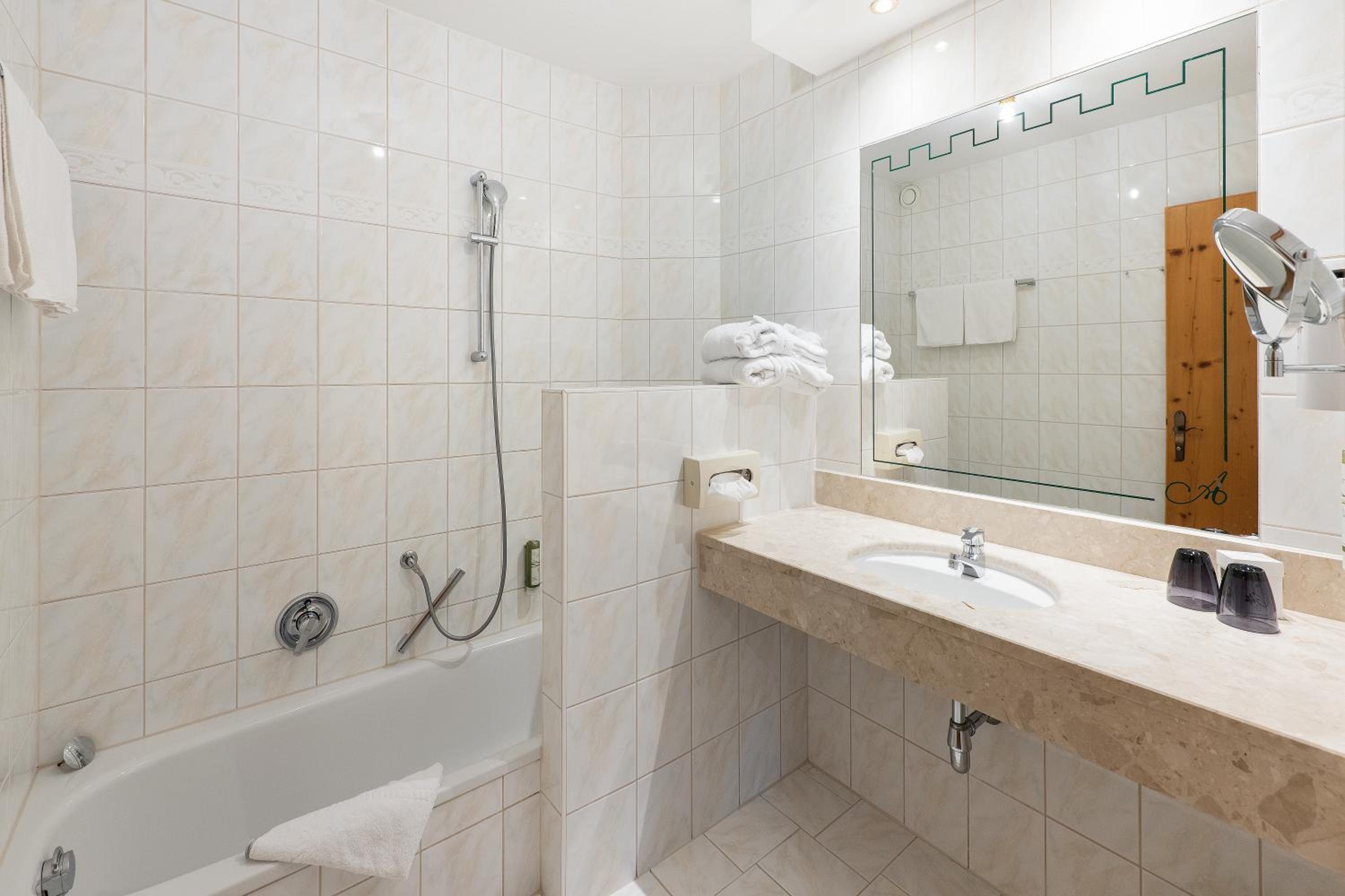 Standard Double Room - Photo 3