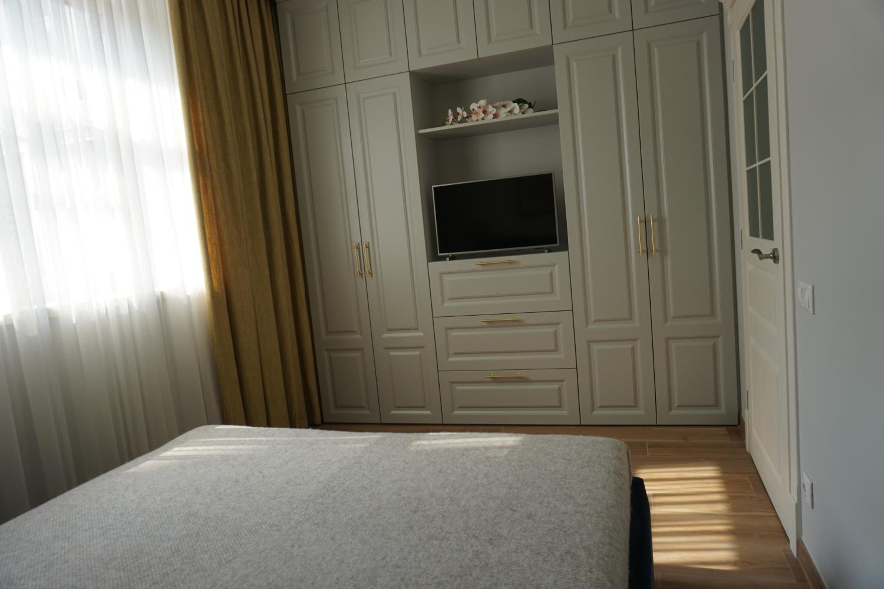 One-Bedroom Apartment - Photo 5