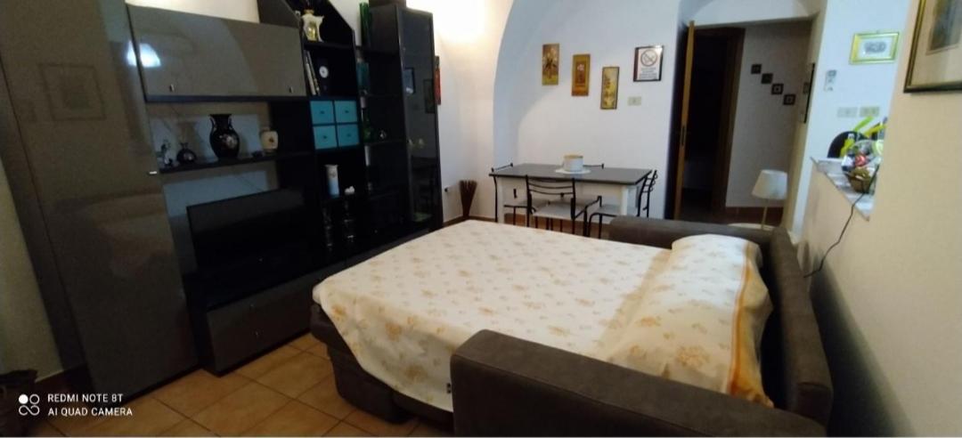 Two-Bedroom House - Photo 20