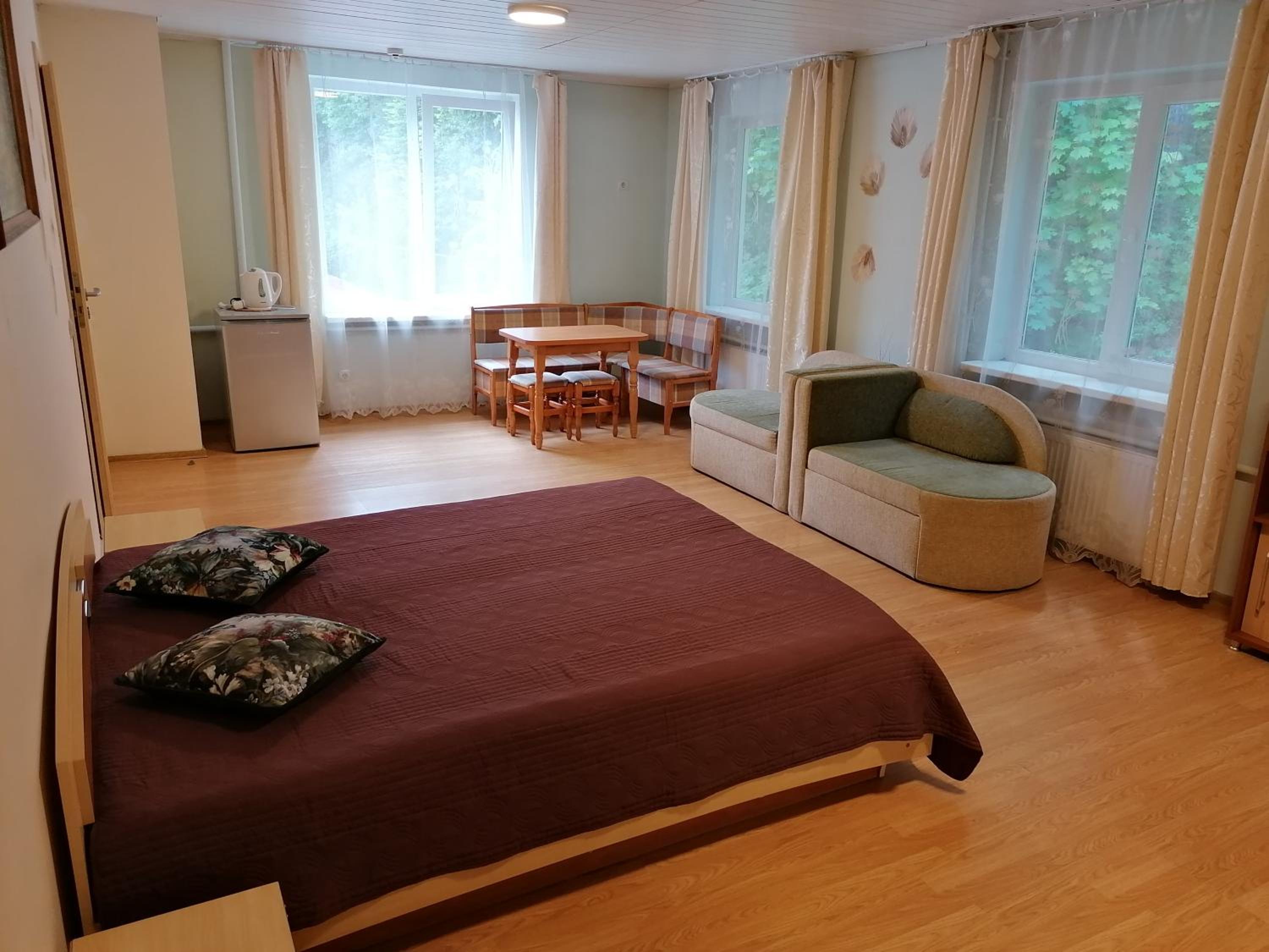 Family Room - Photo 4