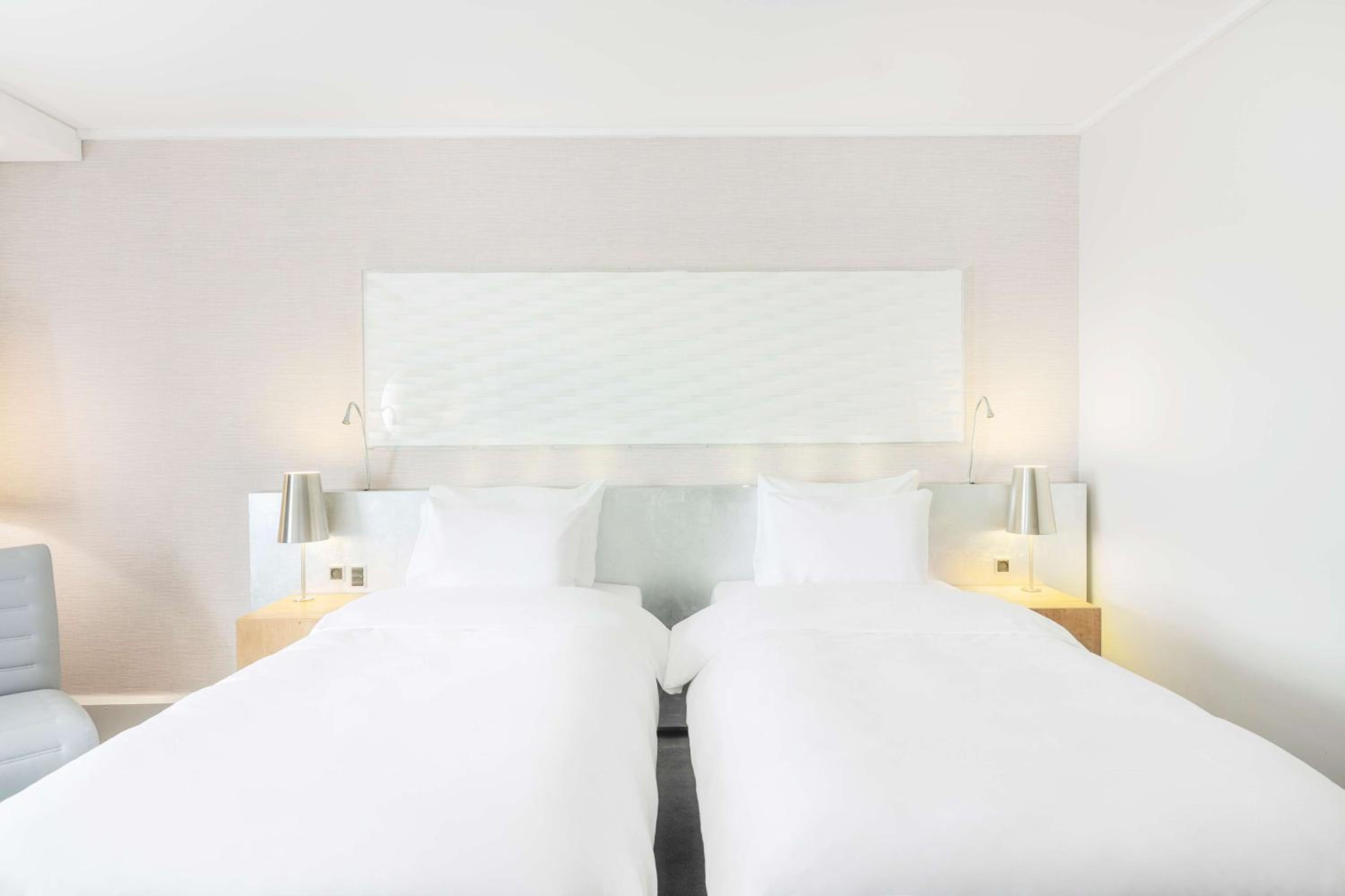 Superior Room with City View - High Floor - Photo 9
