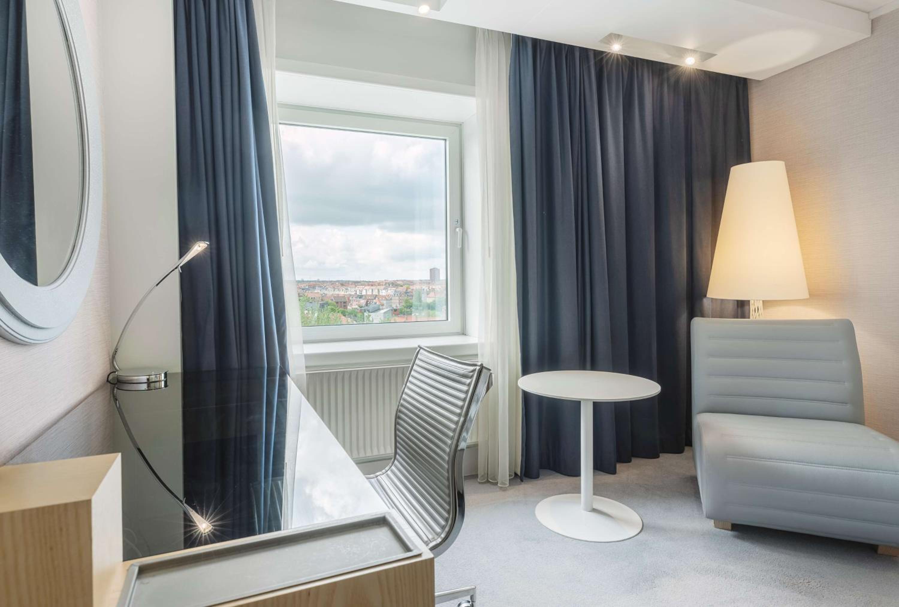 Superior Room with City View - High Floor - Photo 8