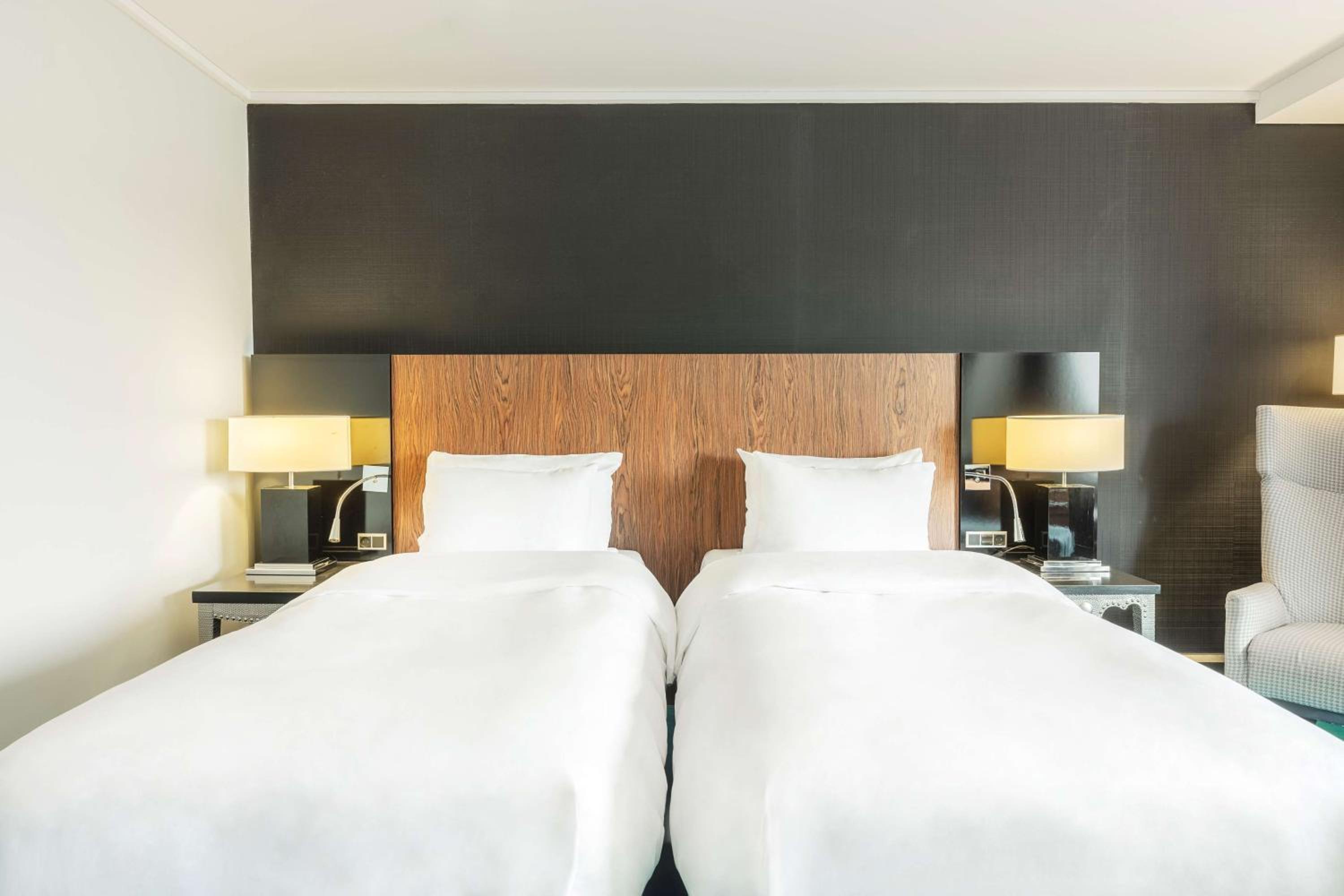 Superior Room with City View - High Floor - Photo 7