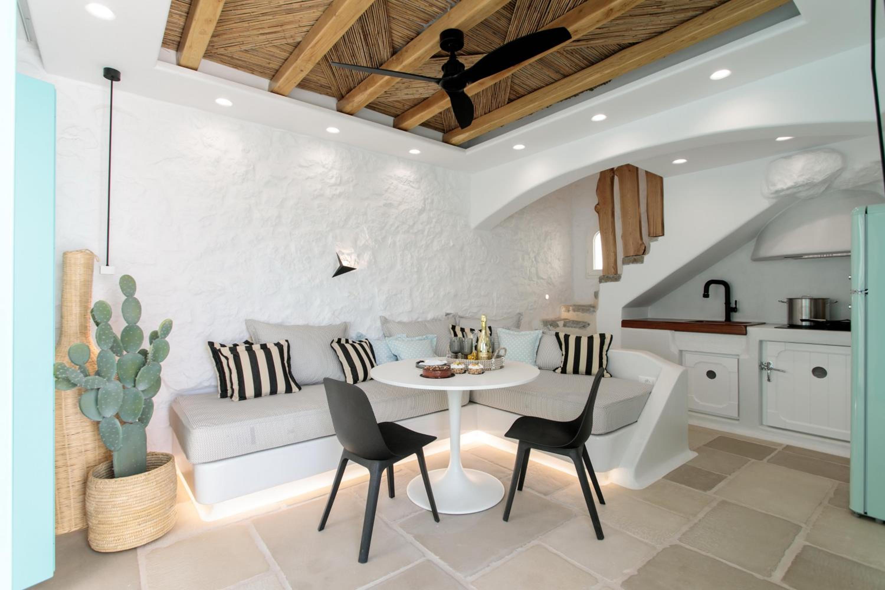 Majo Two Bedroom Villa with Private Pool - Photo 6