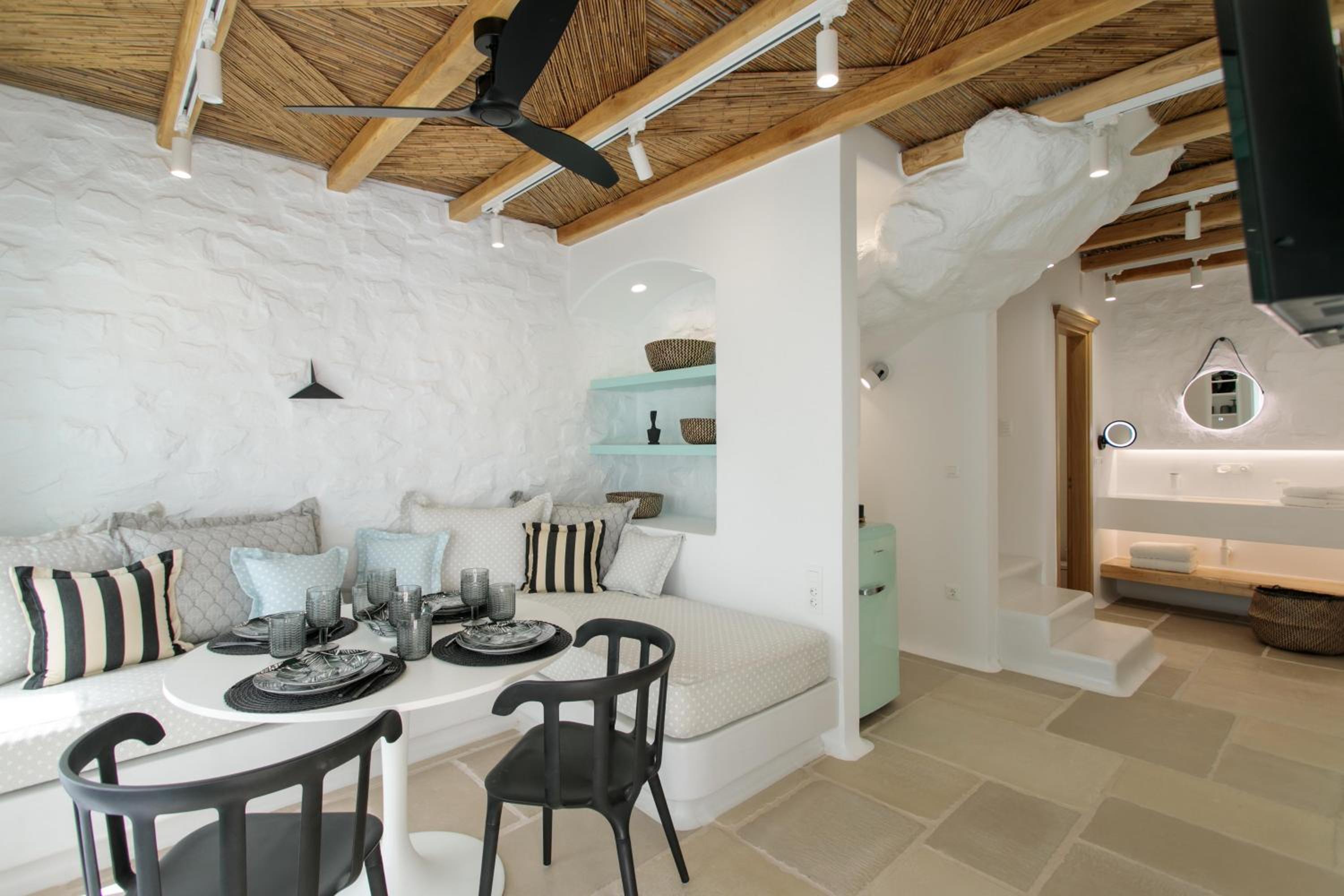 Majo Two Bedroom Villa with Private Pool - Photo 7