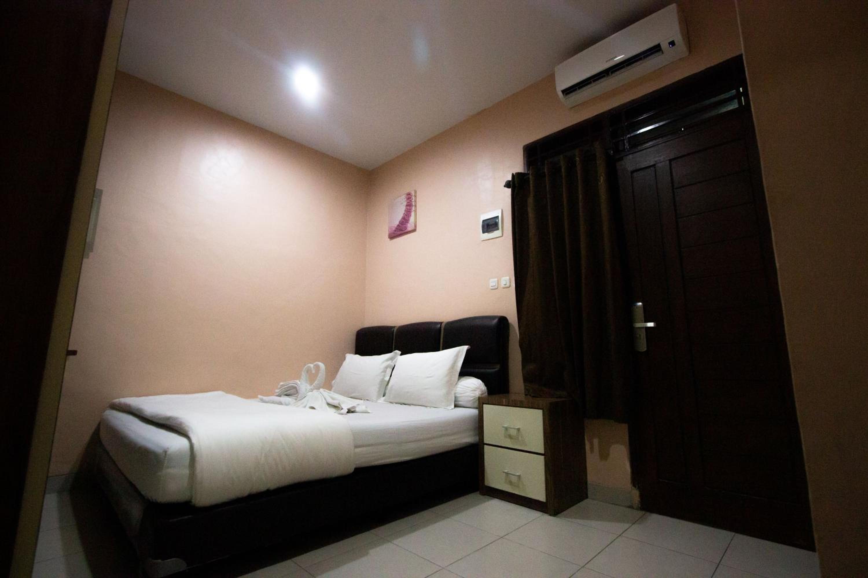 Deluxe Double Room - Photo 8
