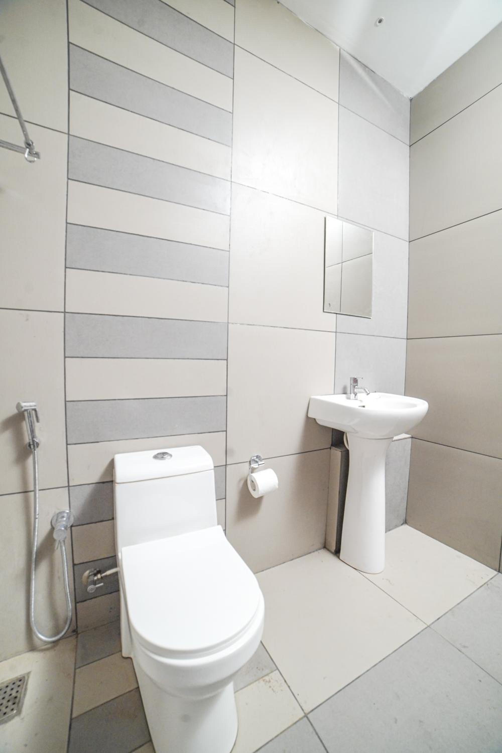 Deluxe Double Room with Balcony - Photo 4