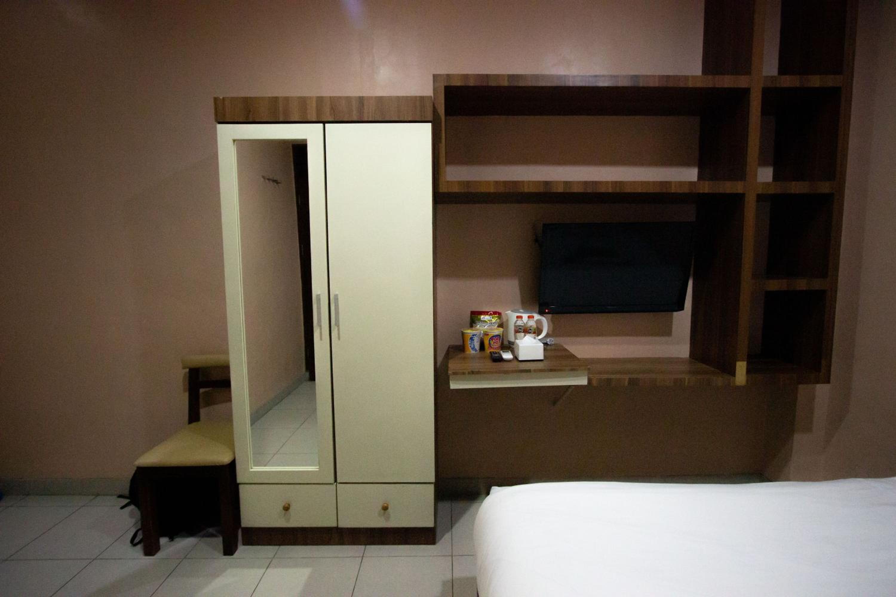 Deluxe Double Room - Photo 11