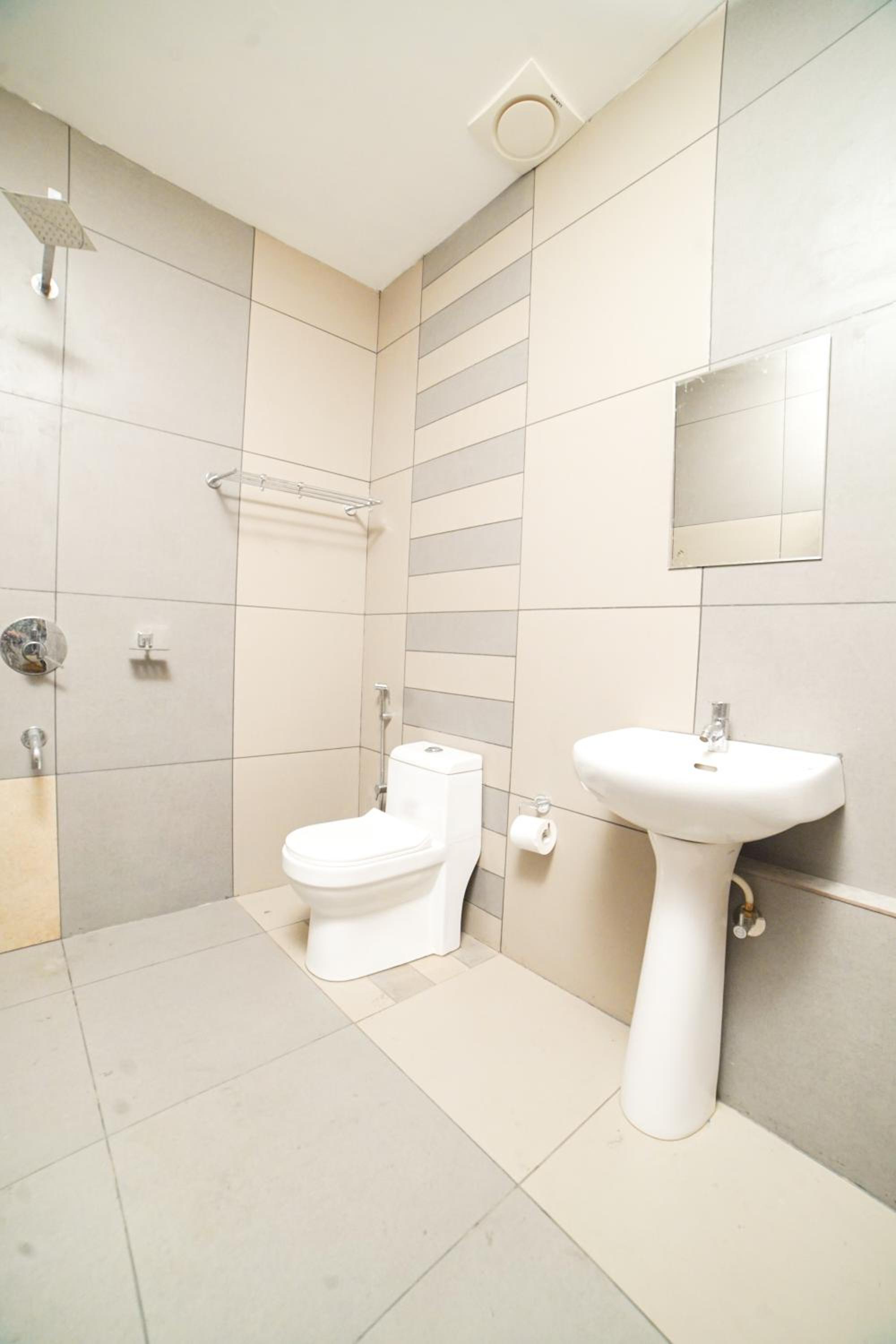 Deluxe Double Room with Balcony - Photo 6