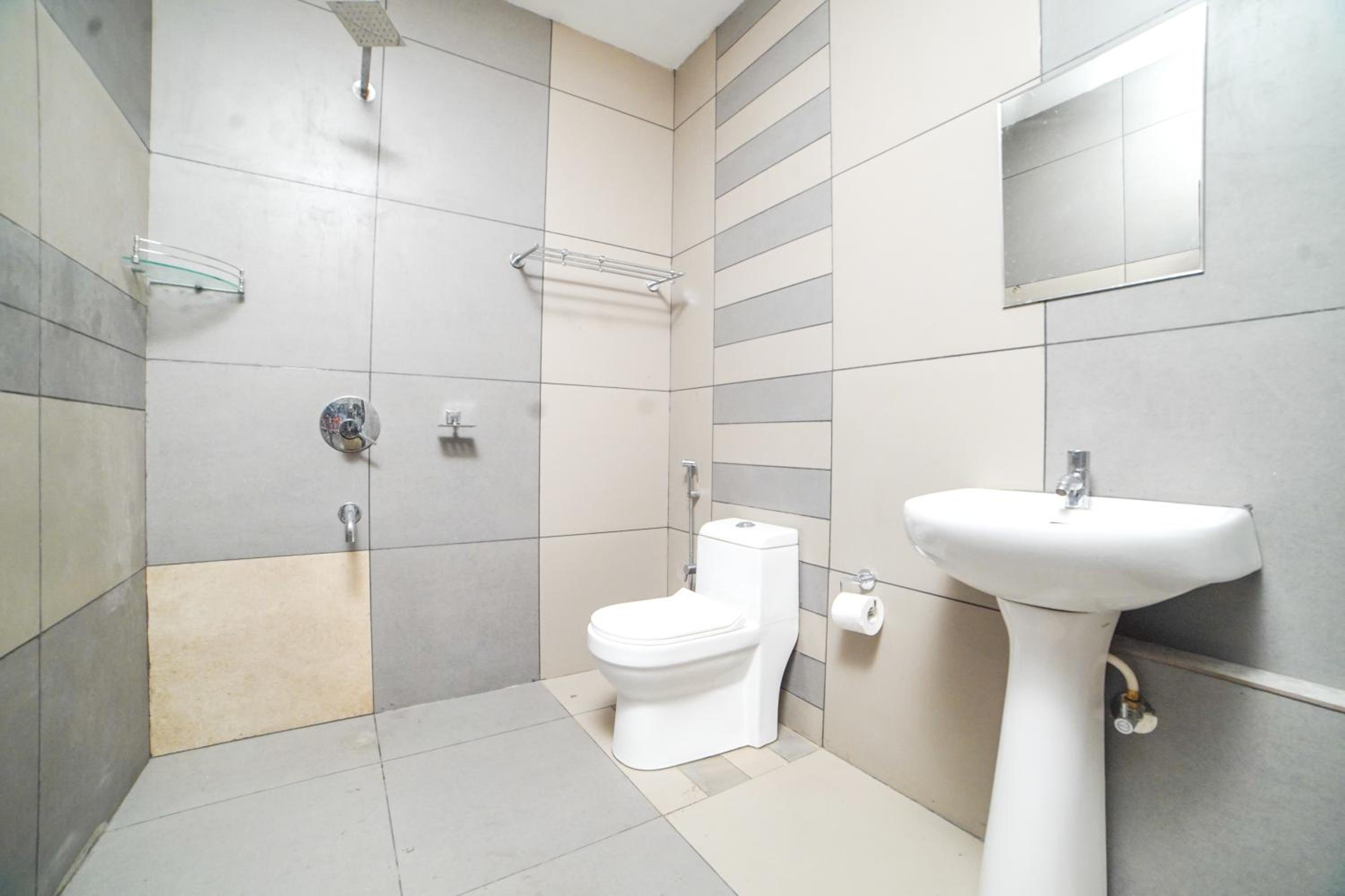 Deluxe Double Room with Balcony - Photo 3