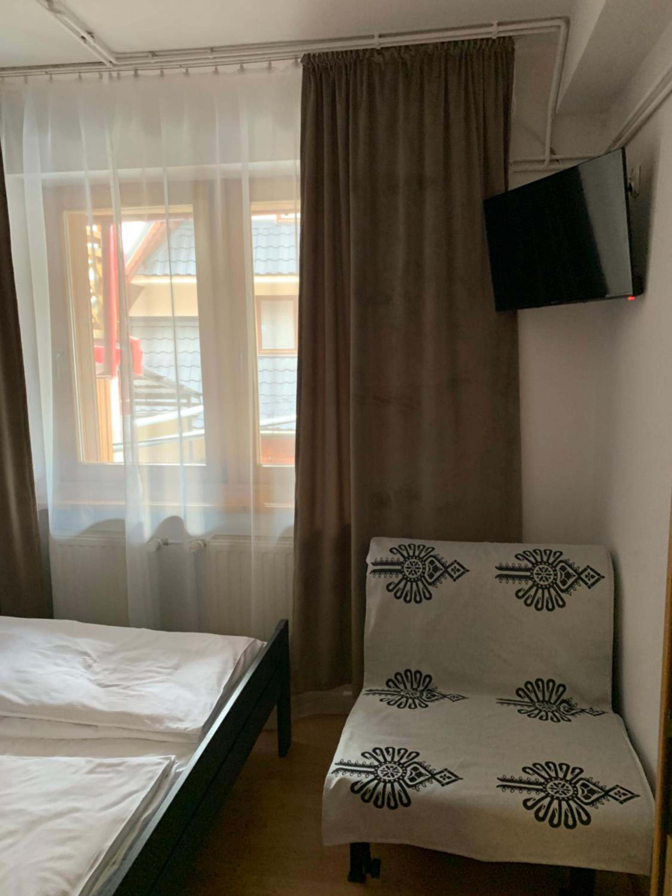 Double Room with Extra Bed - Photo 2