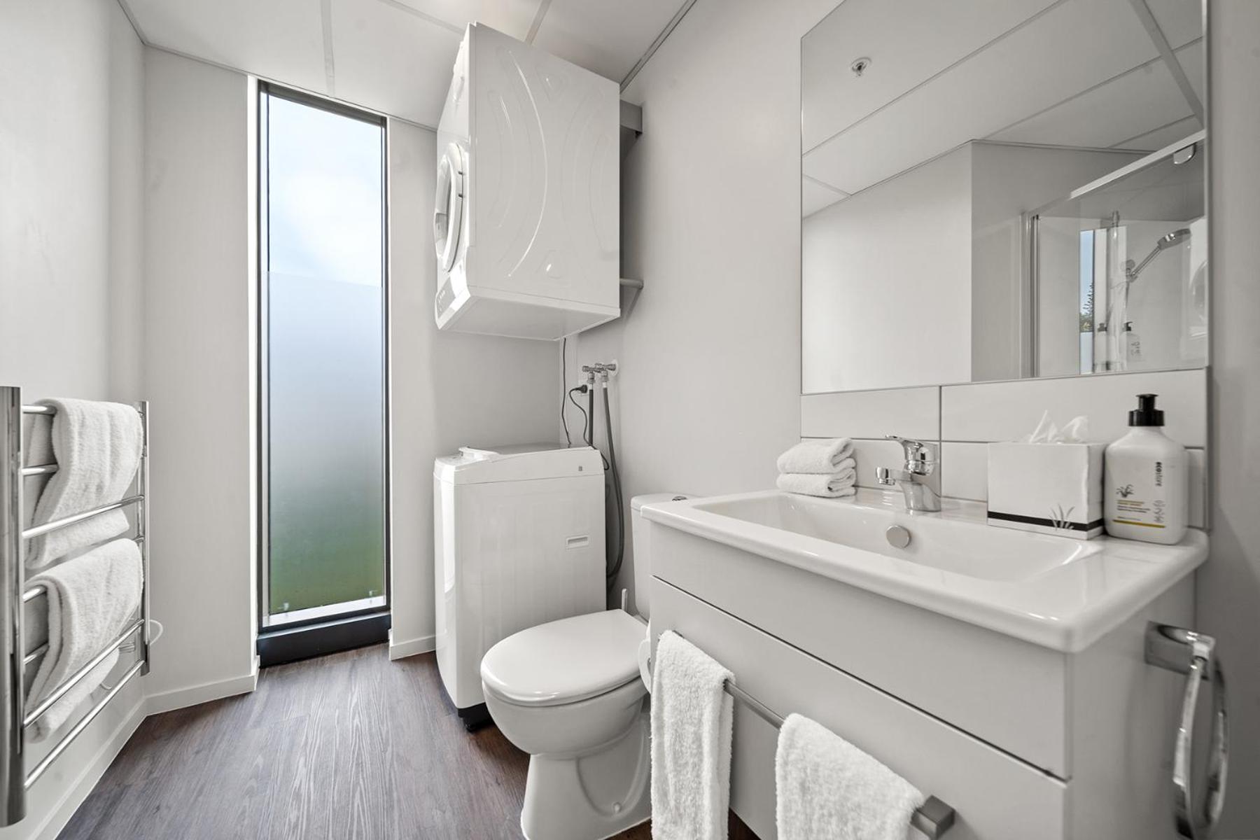 Two-Bedroom King Apartment with Kitchen
