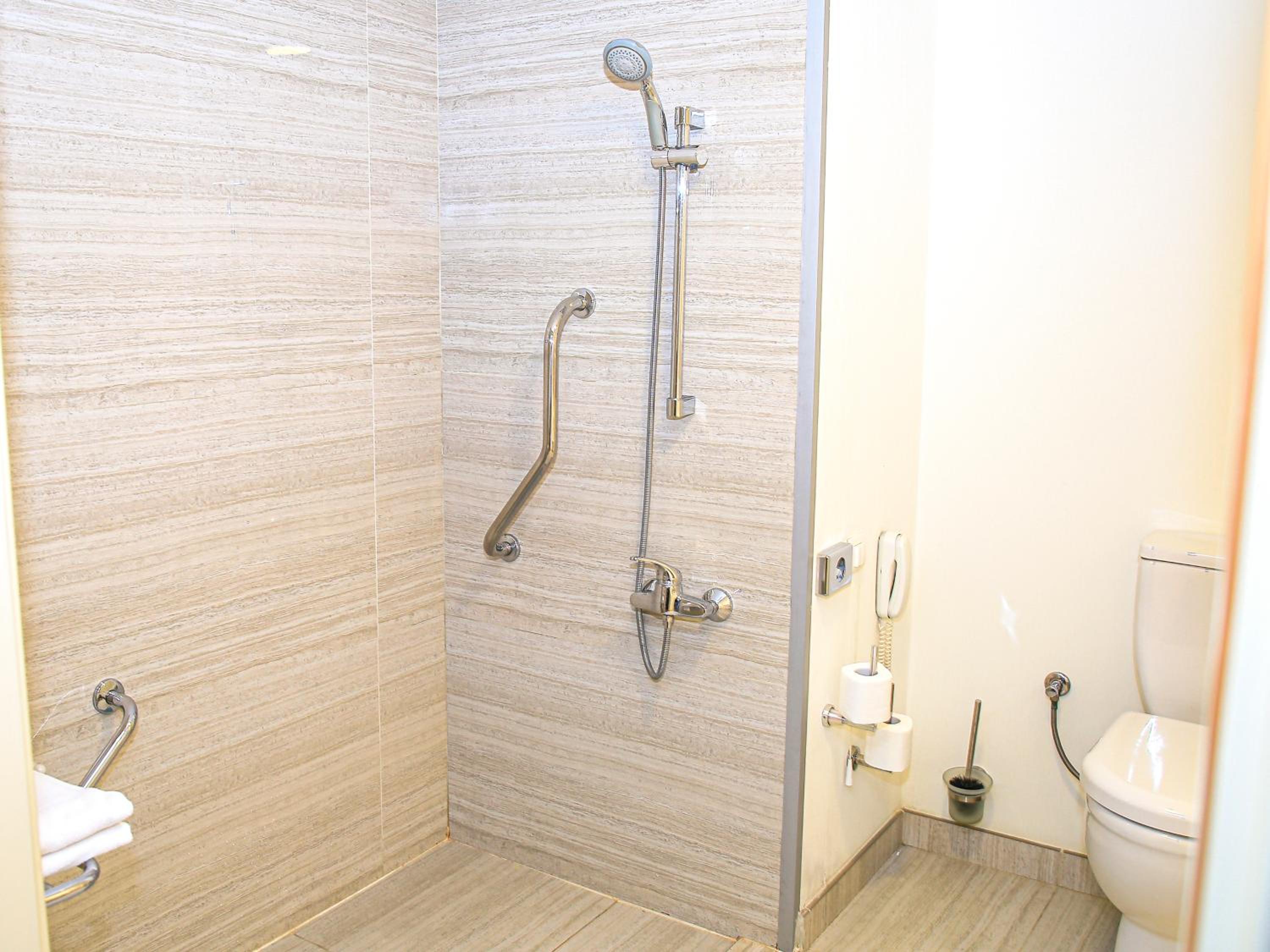 Twin Room, Disability Access - Photo 4