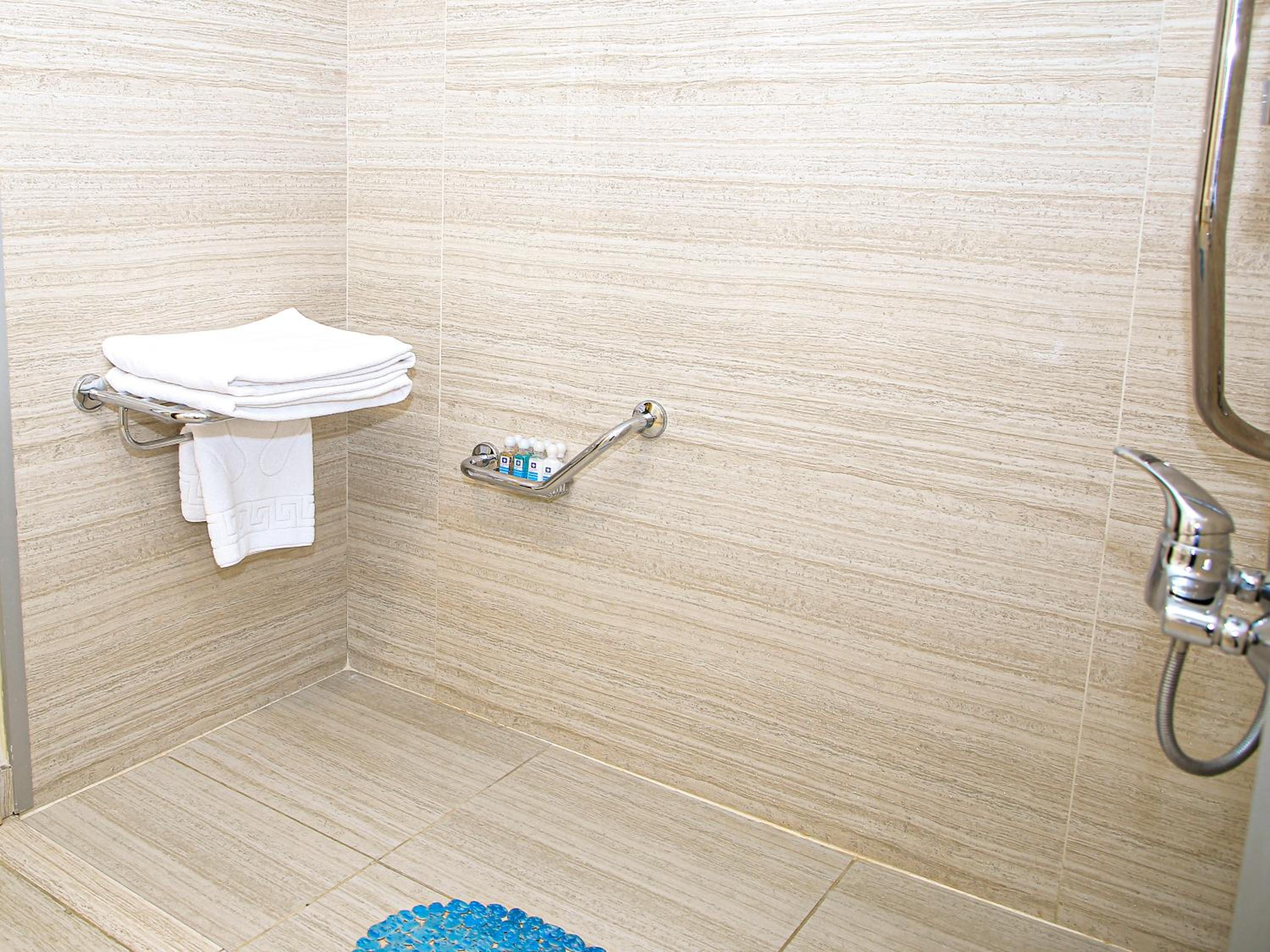 Twin Room, Disability Access - Photo 3