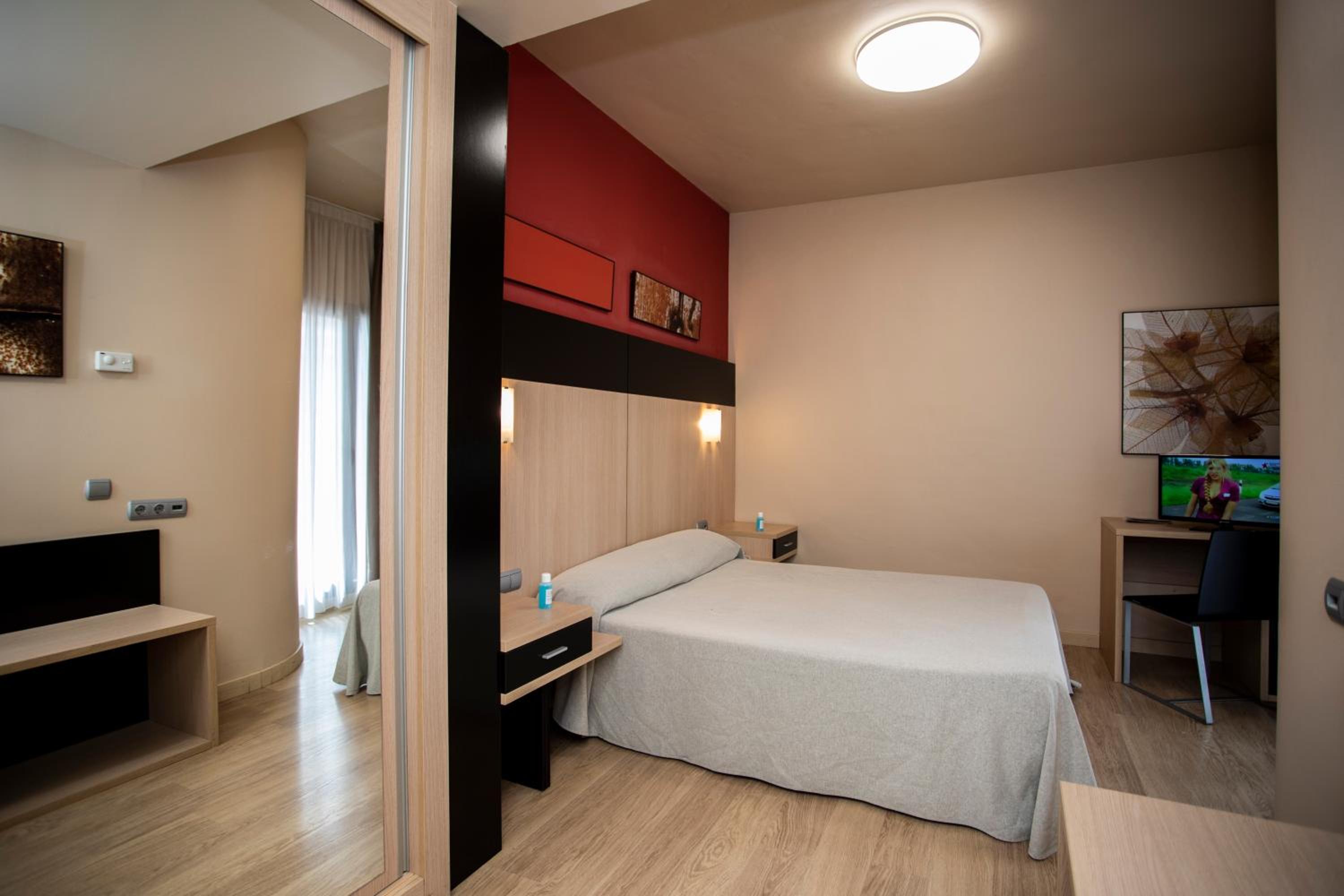 Single Room photo 2