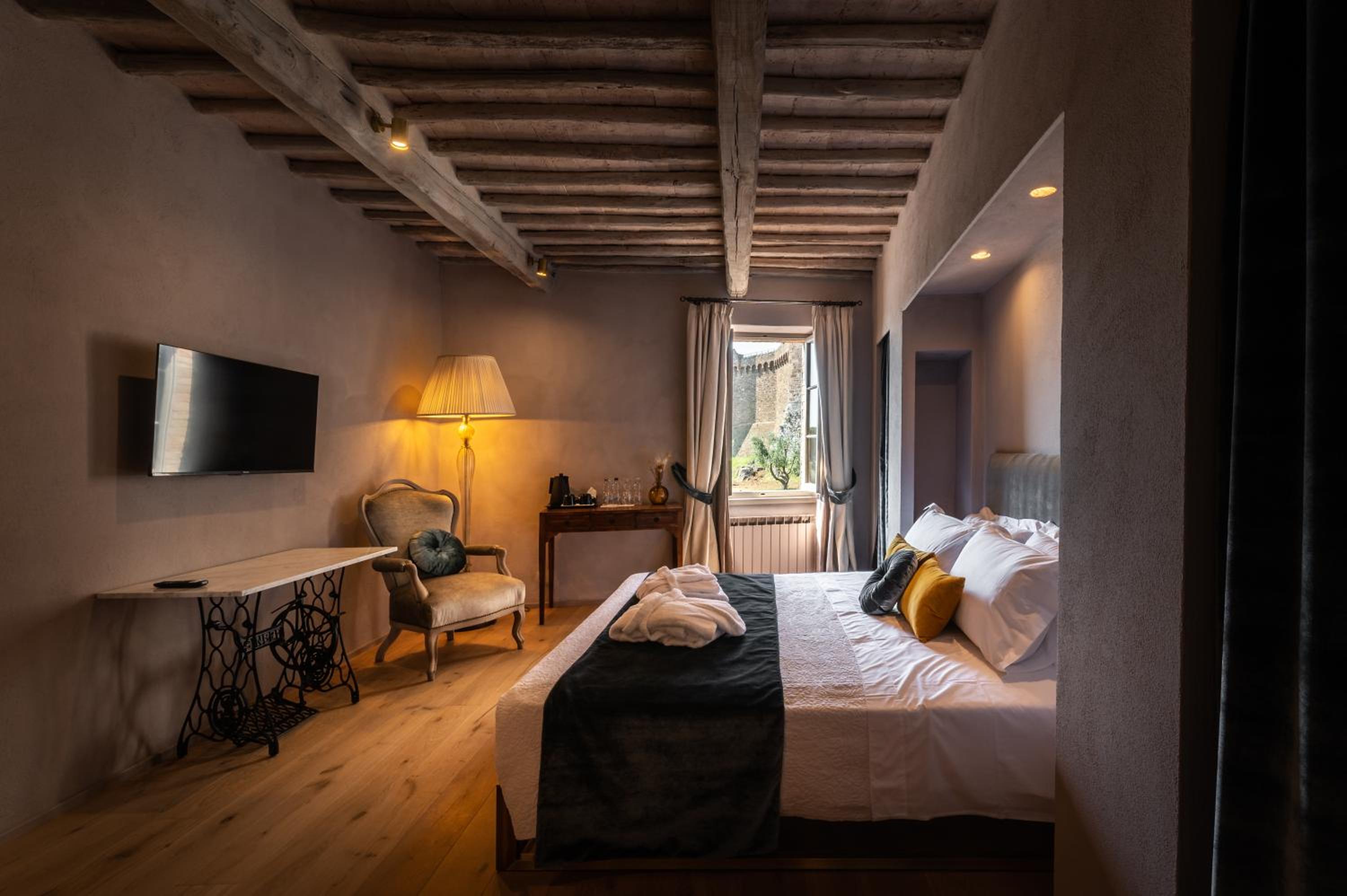 Deluxe Double Room with Castle View photo 2