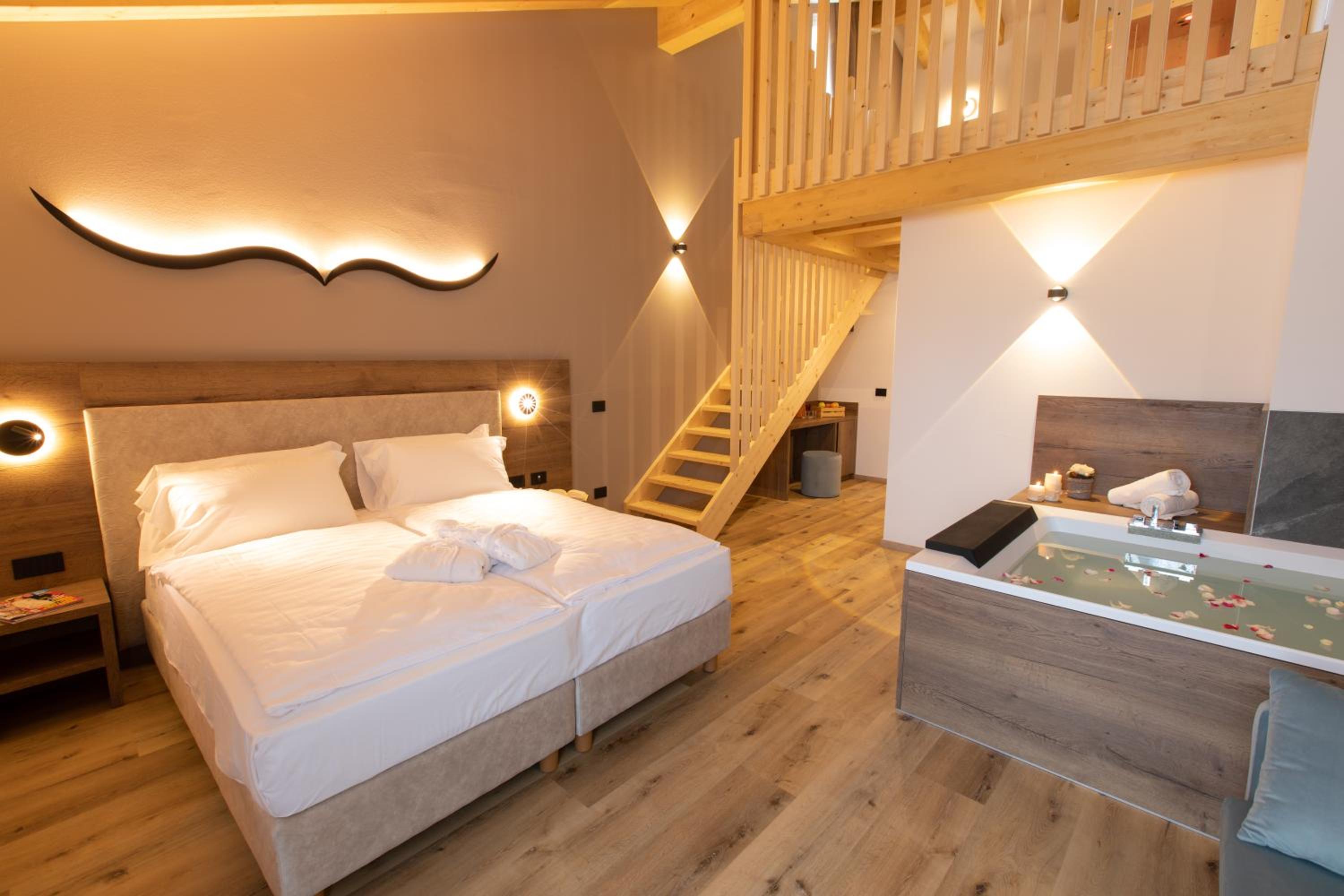 Suite with Sauna and Jacuzzi