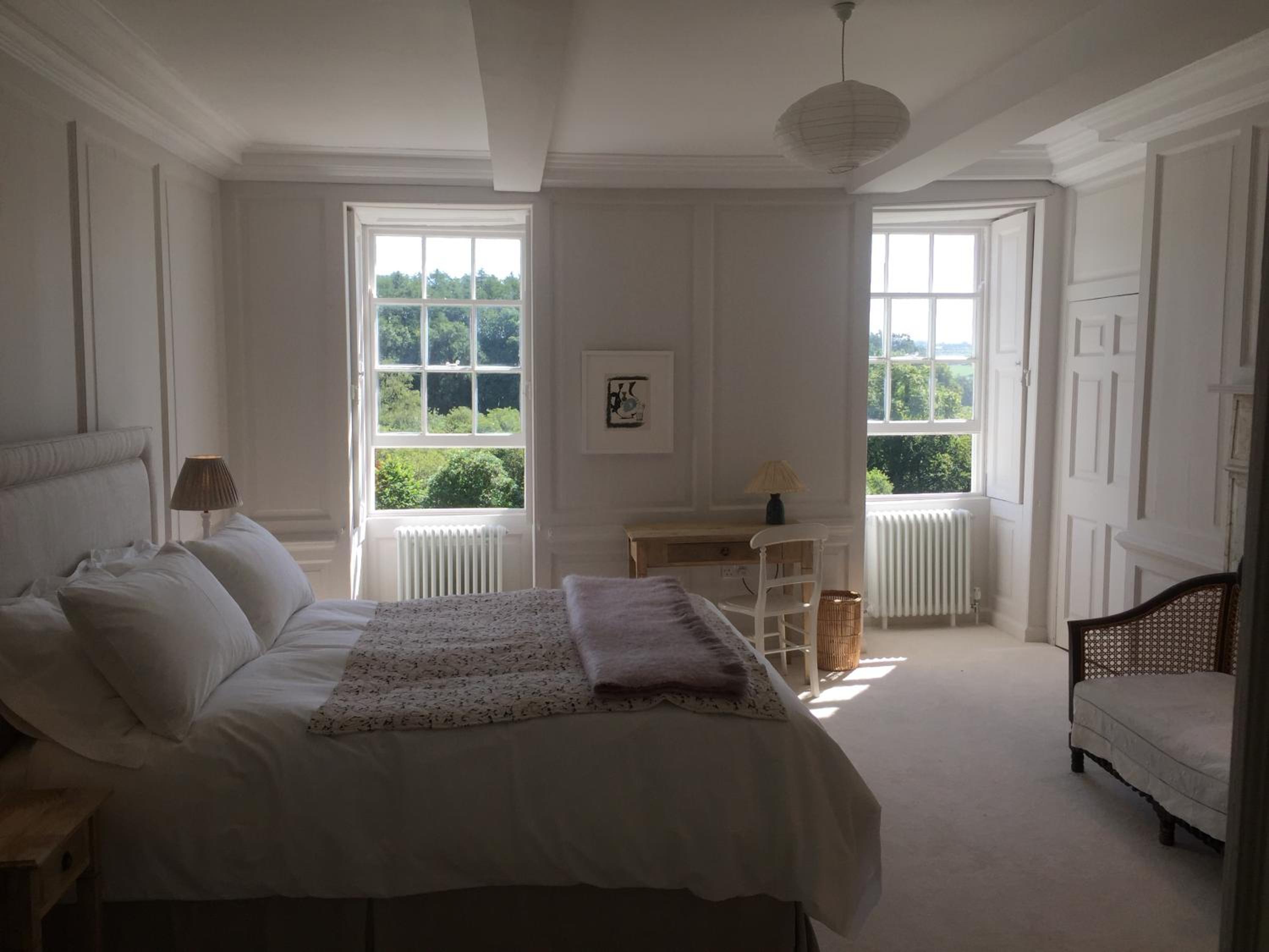 Deluxe Double Room with Bath - Photo 2