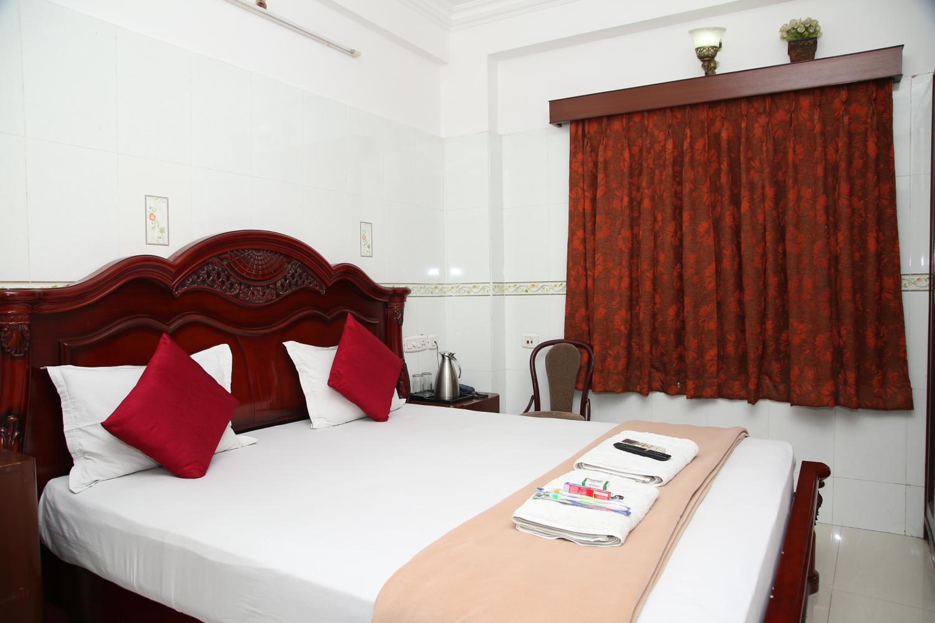 Standard Double Room - Photo 9