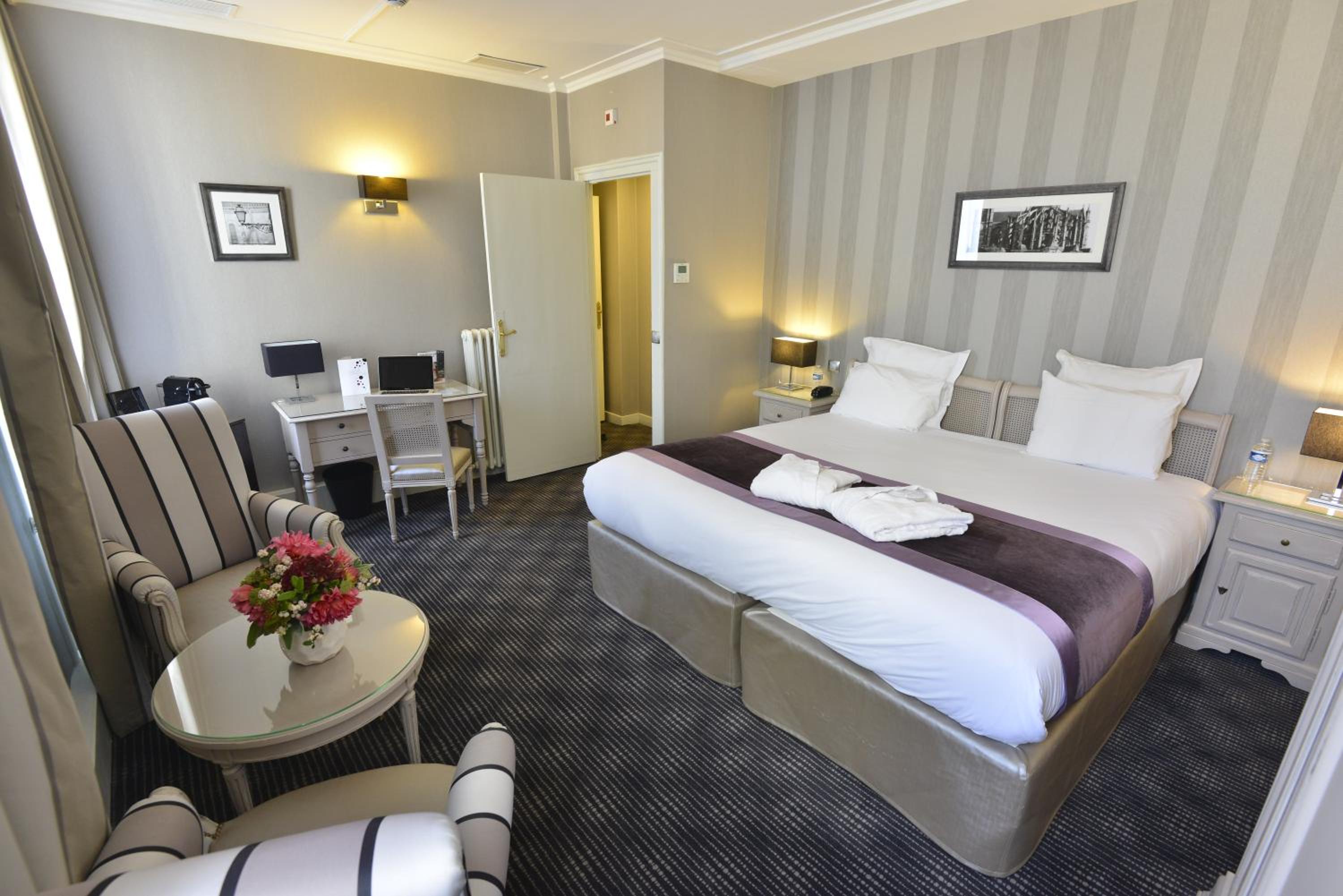 Classic Double Room - Photo 9