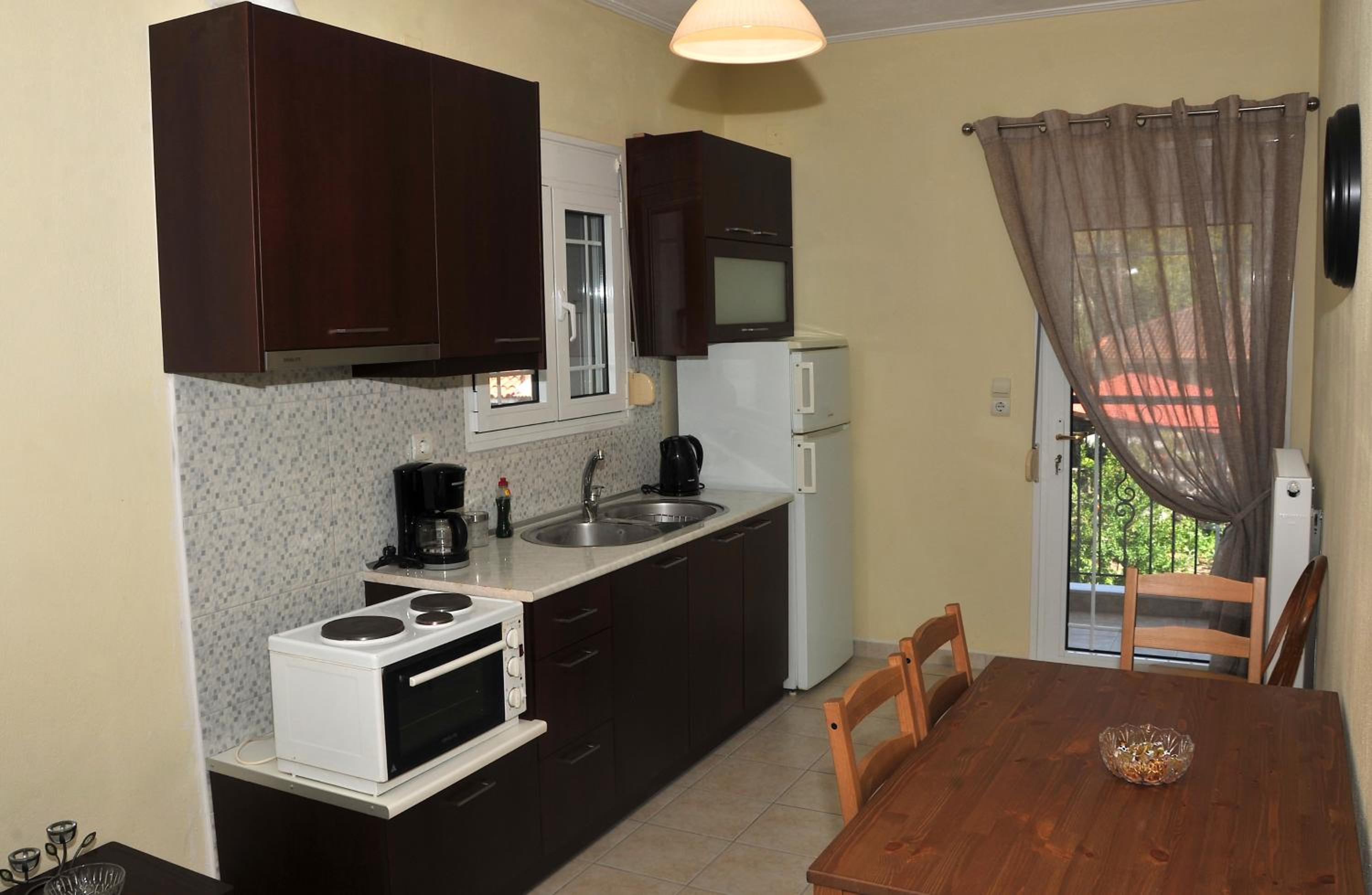 Three-Bedroom Apartment - Photo 28