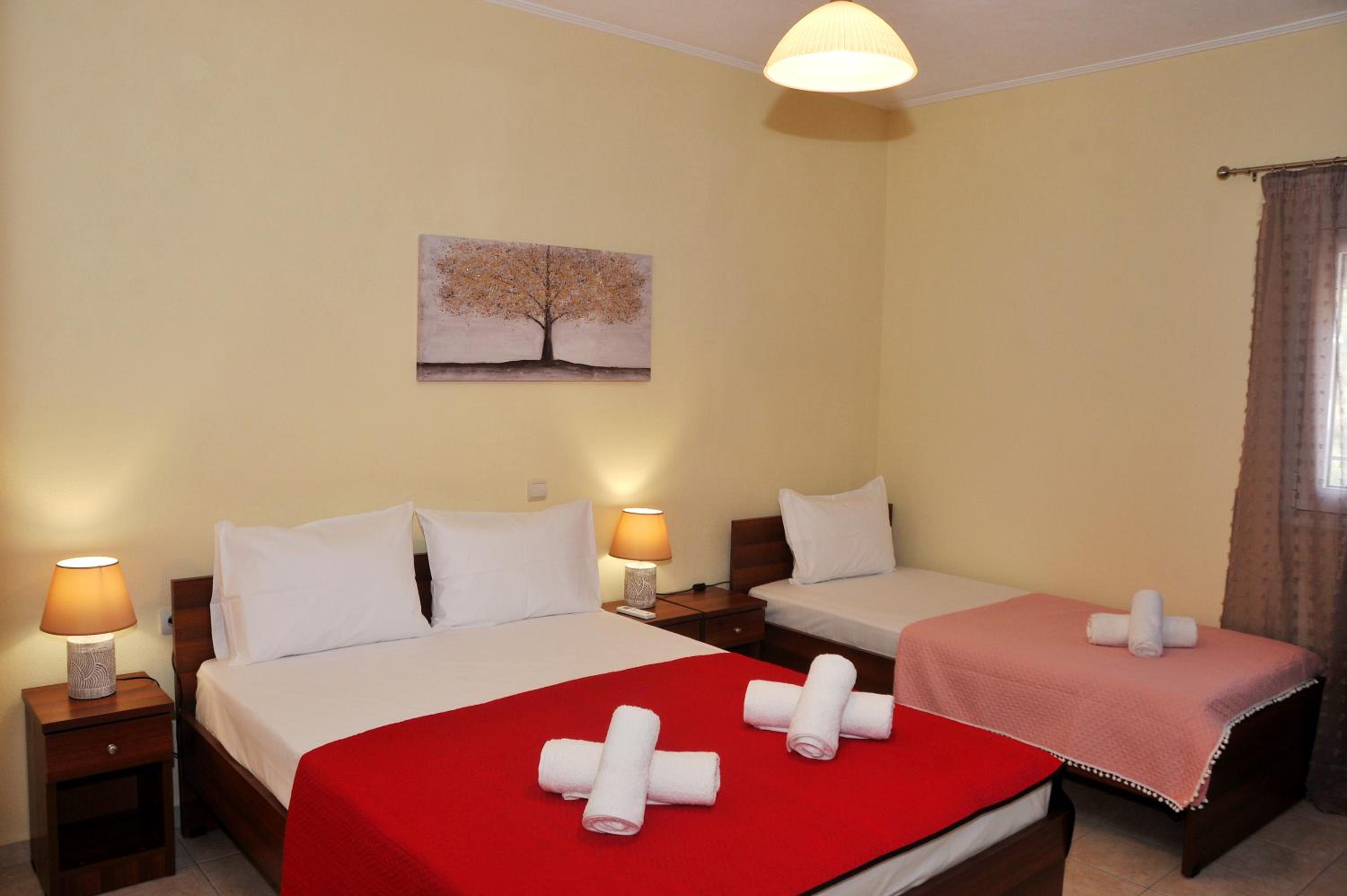 Three-Bedroom Apartment - Photo 37