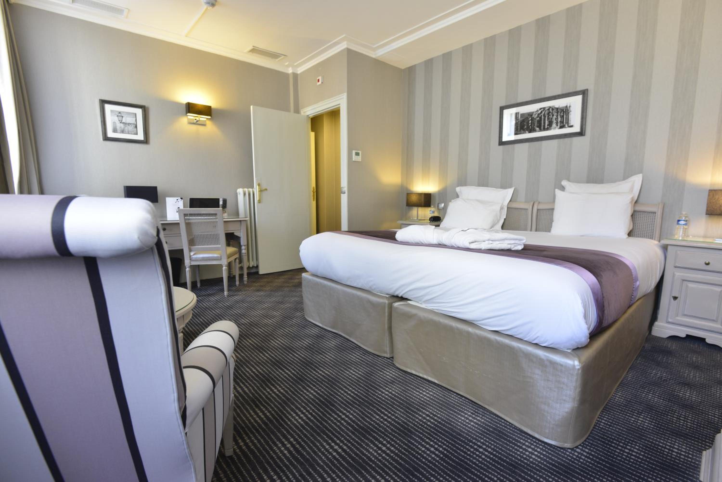 Classic Double Room - Photo 8