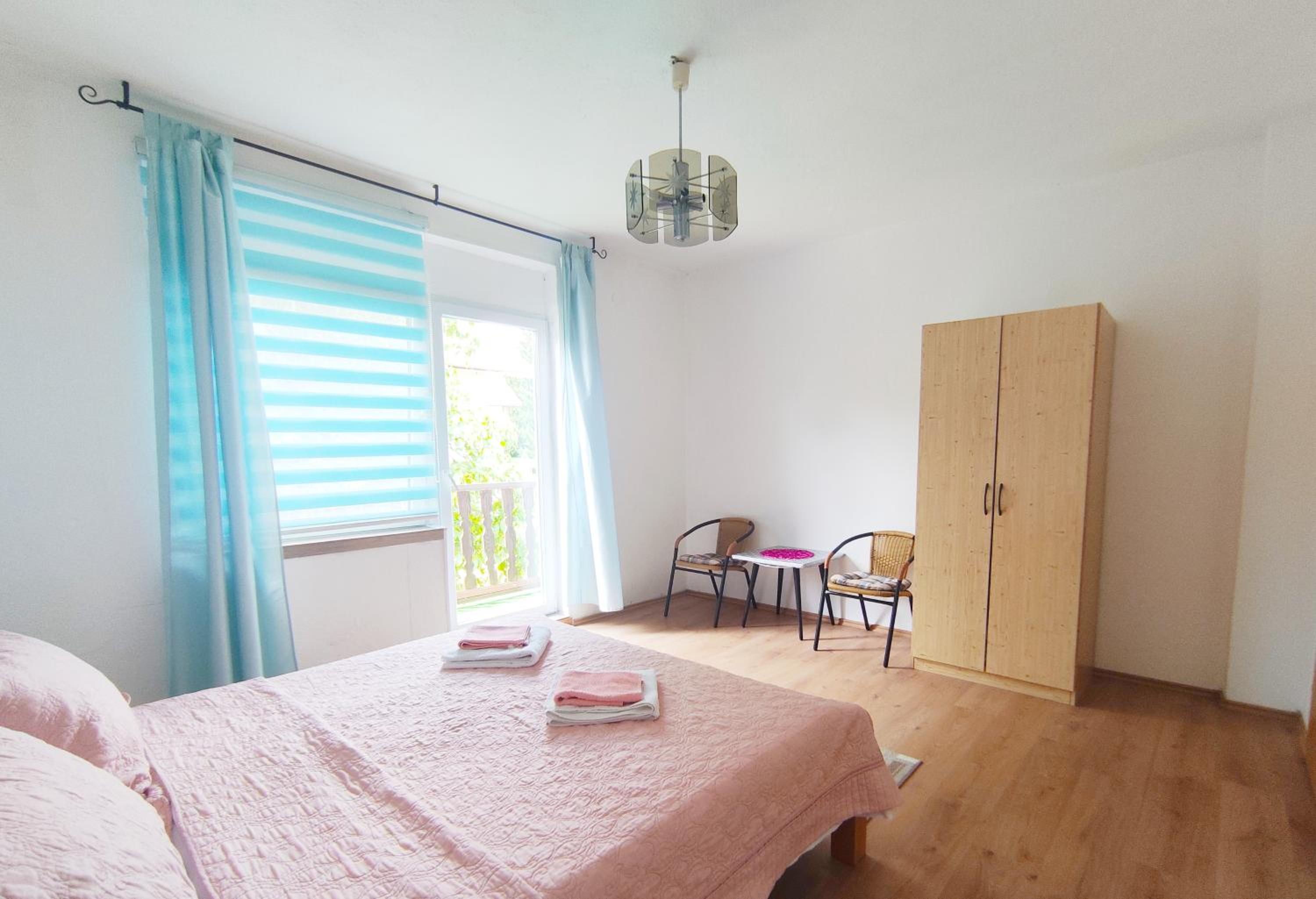 Apartment with Balcony - Photo 21