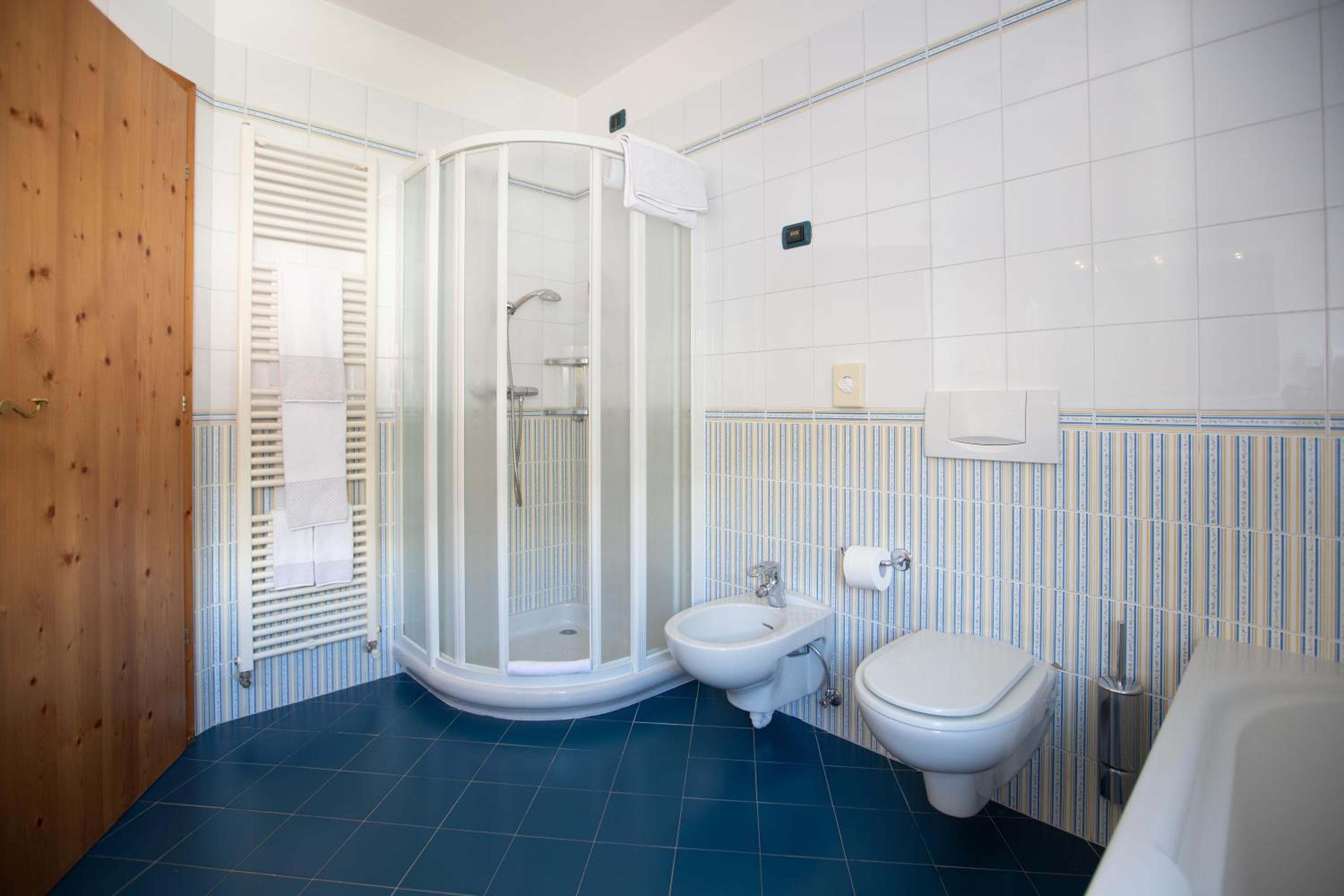 Double or Twin Room with Balcony photo 2