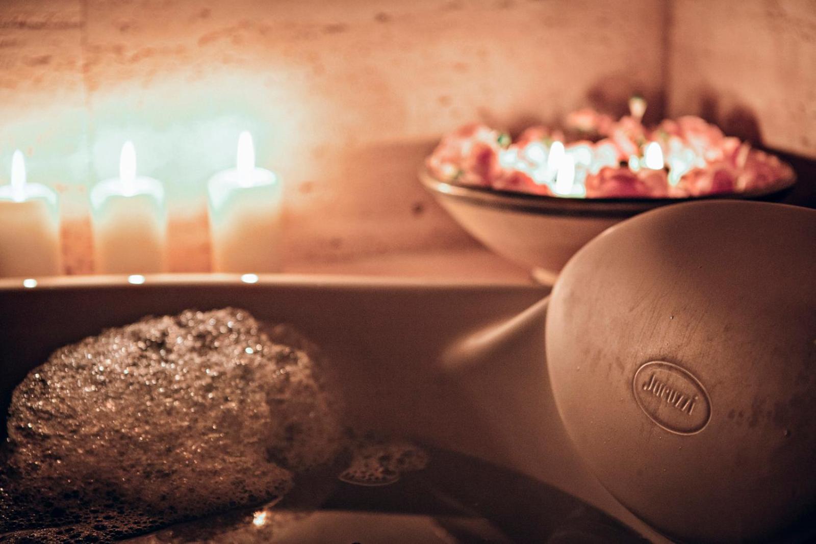 Suite with Spa Bath - Photo 3
