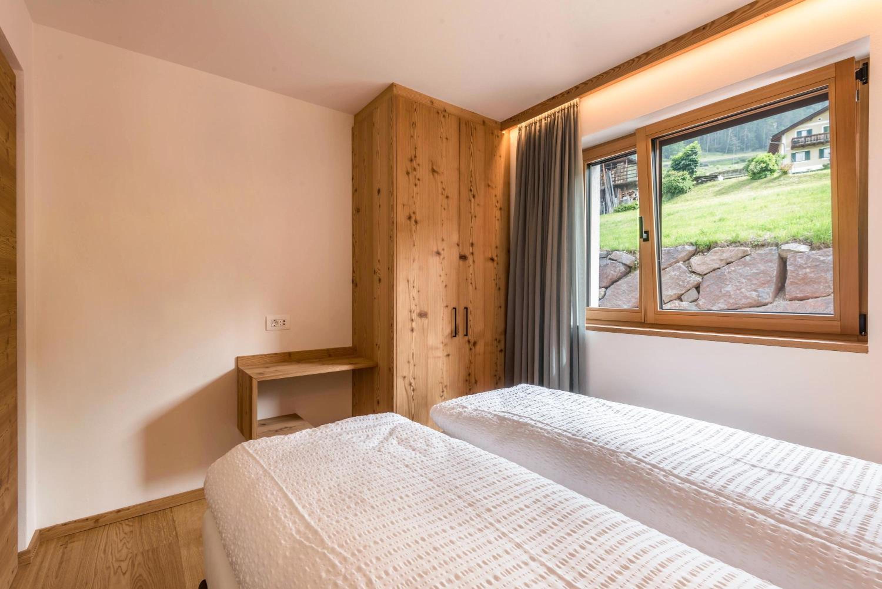 Two-Bedroom Deluxe Apartment with Garden View photo 2
