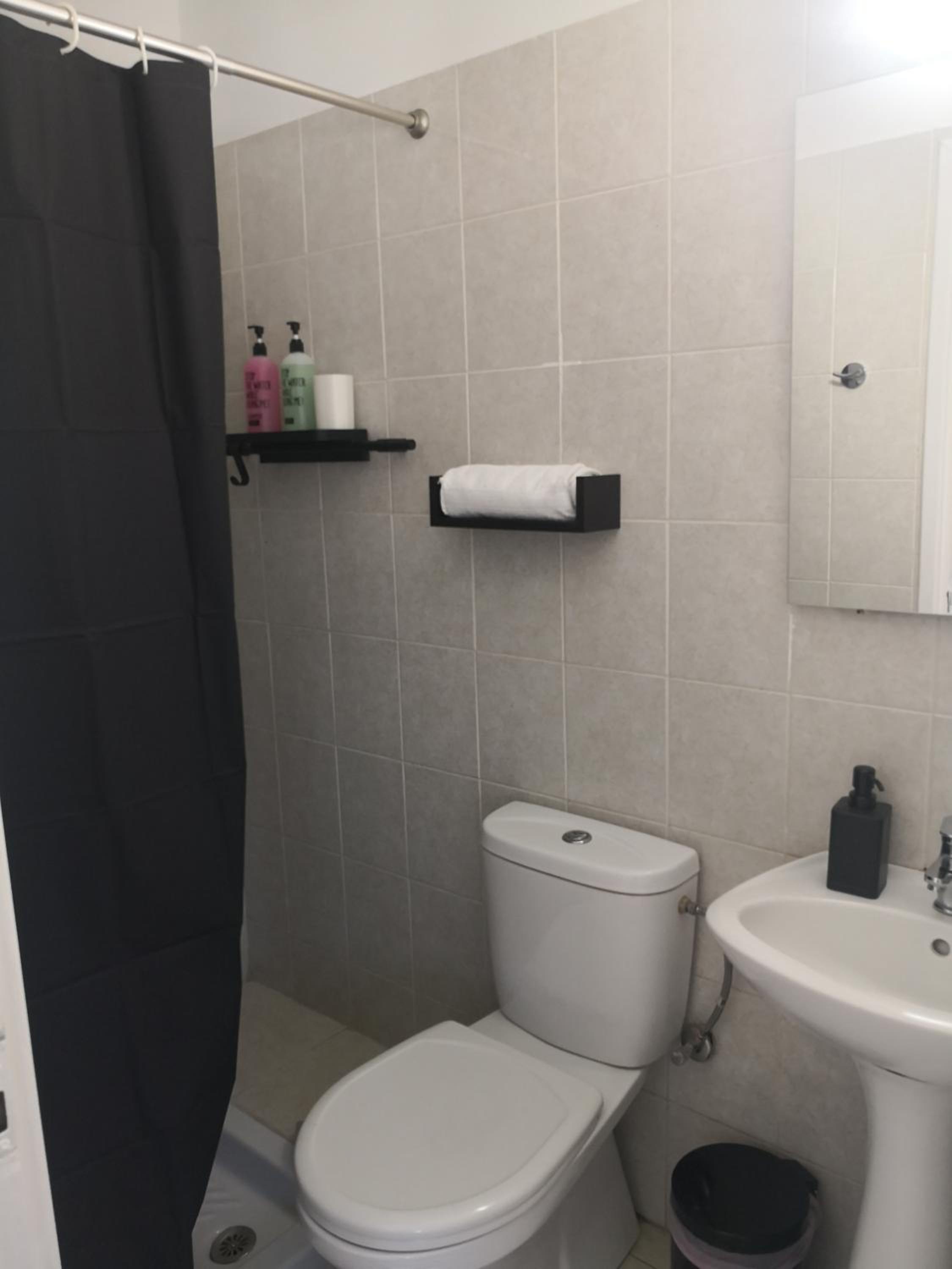 Studio Apartment - Photo 2